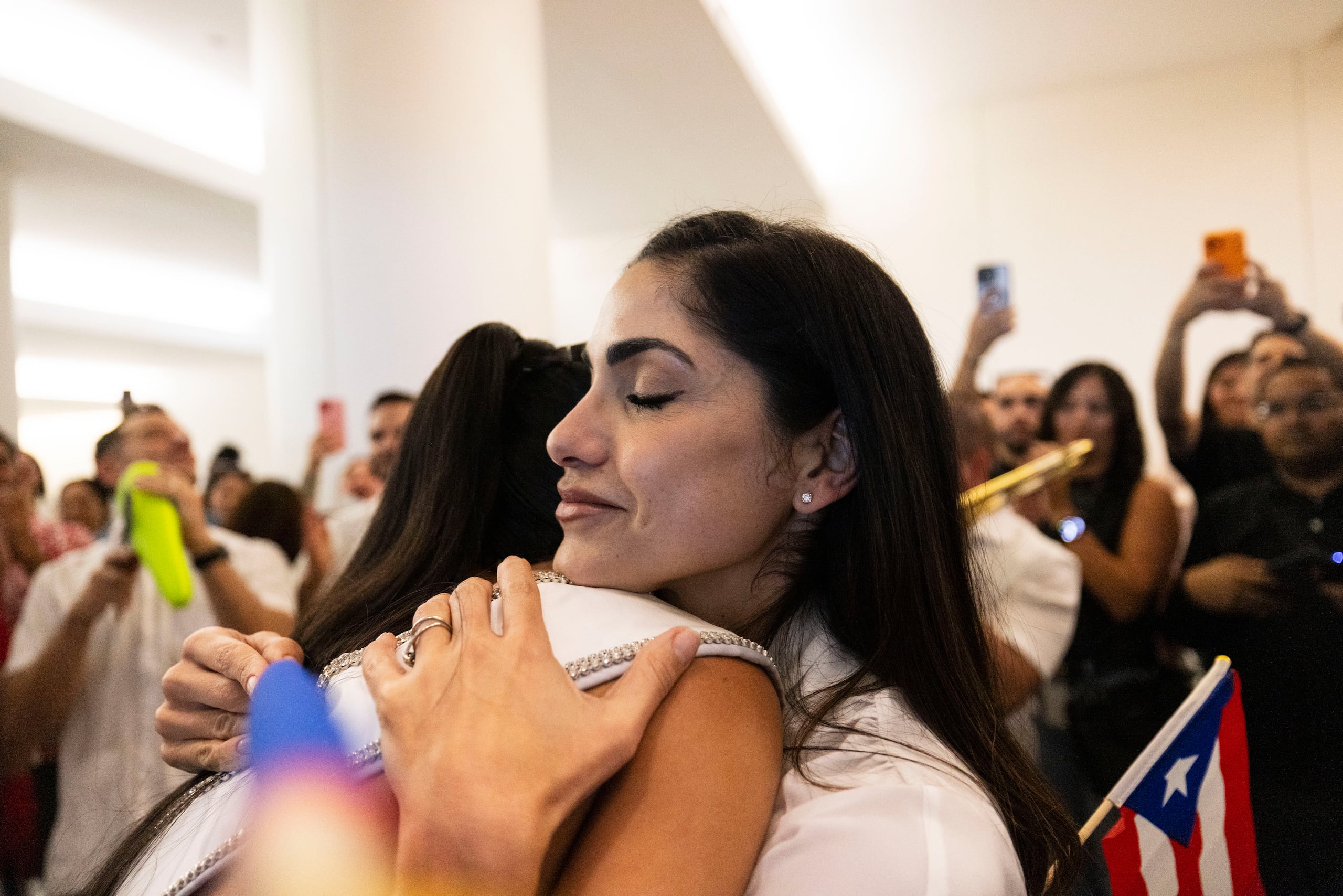 “No pensemos que Zashely llegó a un punto máximo en su desarrollo ni en su carrera, sino todo lo contrario, vimos de qué ella es capaz, y yo sé que todavía falta mucho más”, manifestó la directora de Miss Universe Puerto Rico, Yizette Cifredo, sobre el futuro de la reina de belleza tras su participación en la edición 74 de Miss Universe en Tailandia.