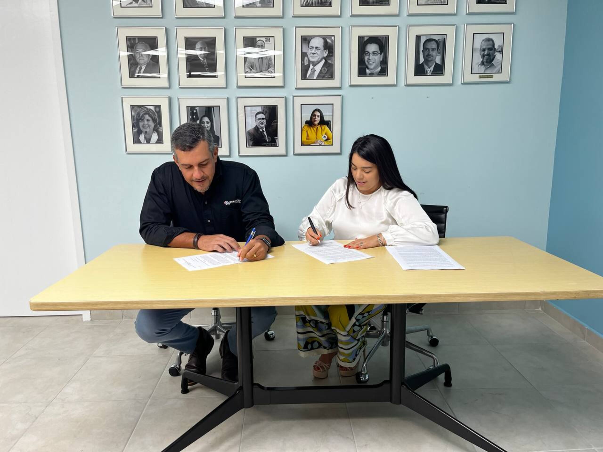DRNA firma contrato para mejorar las estaciones de bomba en todo Puerto Rico