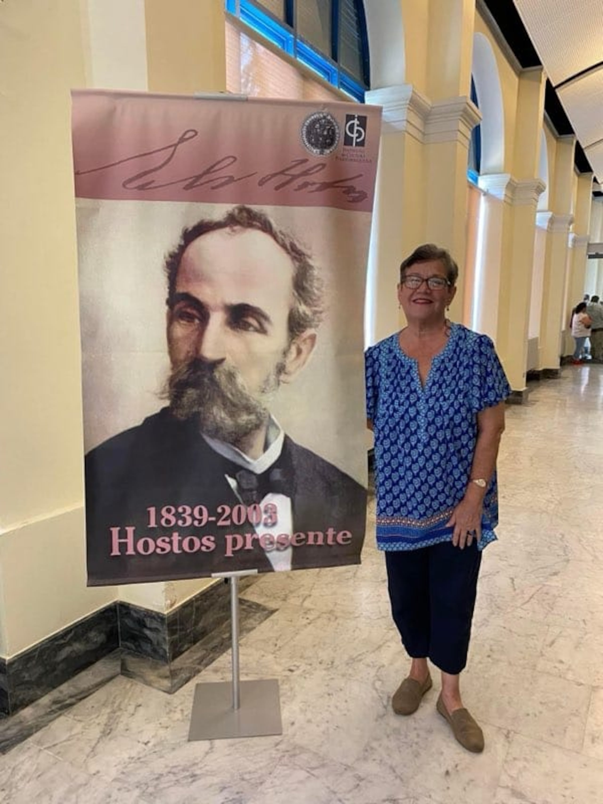 Teresa de Hostos recordó que, en 1976, su padre, Adolfo, donó mediante ley al ICP la colección de libros, manuscritos, artículos de periódicos, de revistas, documentos, fotografías, óleos y objetos personales de su abuelo.