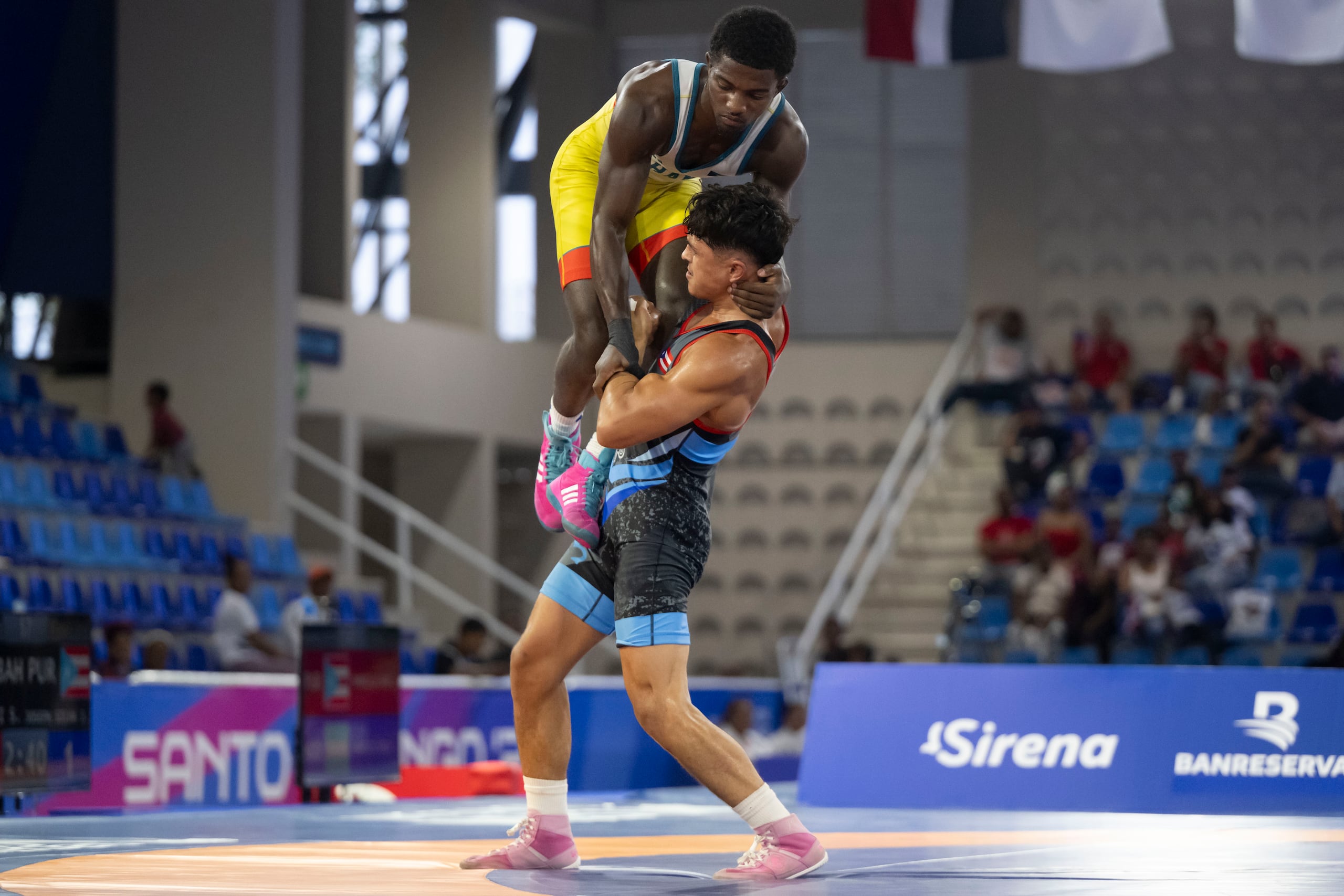 Joseph Silva aparece acá en una movida ante Shannon Hanna II de Bahamas en la final.