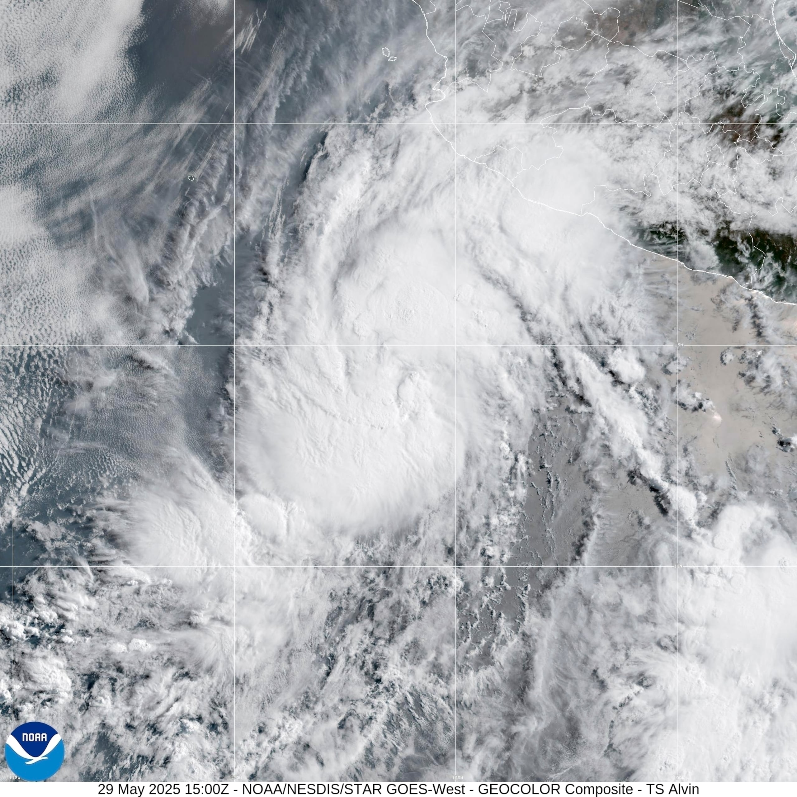Esta imagen satelital del 29 de mayo de 2025, difundida por la Oficina Nacional de Administración Oceánica y Atmosférica de Estados Unidos (NOAA, por sus siglas en inglés), muestra a la tormenta tropical Alvin. (NOAA vía AP)