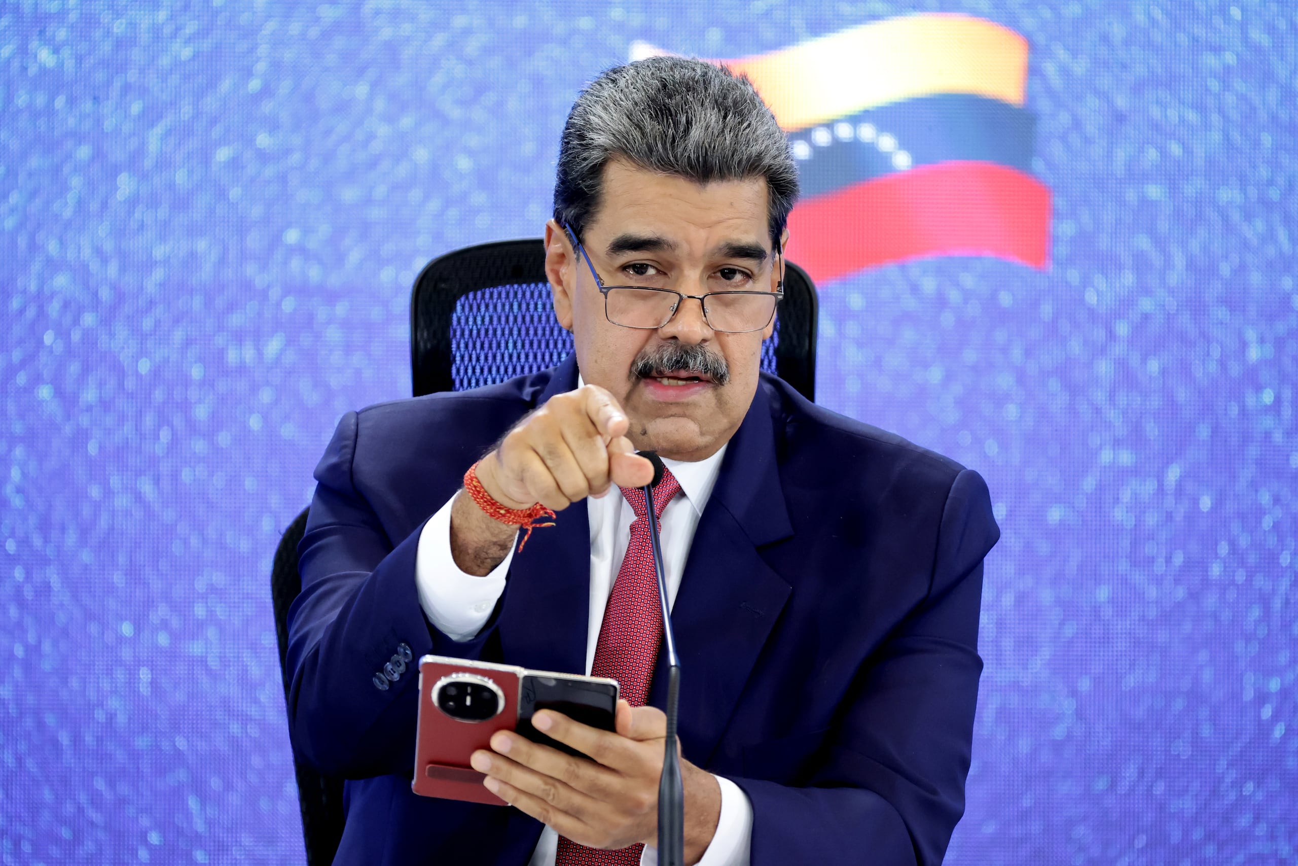 El medio multiestatal Telesur reportó que el canal fue eliminado “sin explicaciones”.