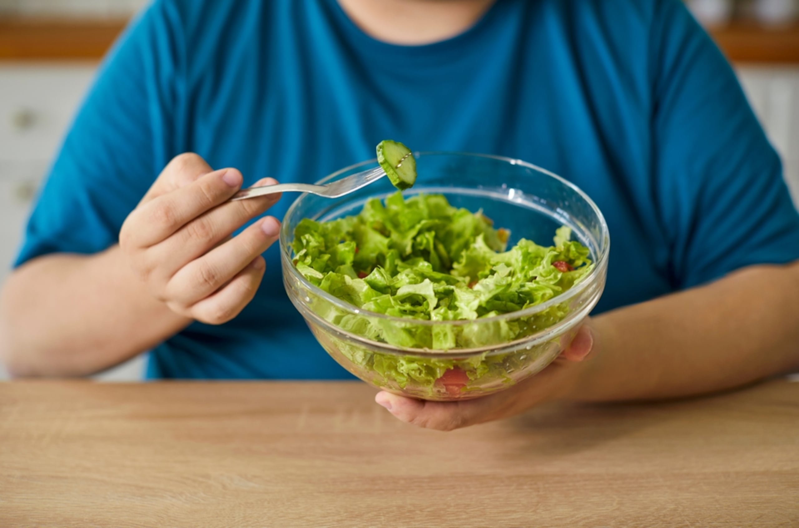 El consumo regular de frutas, vegetales y alimentos ricos en fibra, ayuda al control de la glucosa en sangre y aumenta la sensación de saciedad.