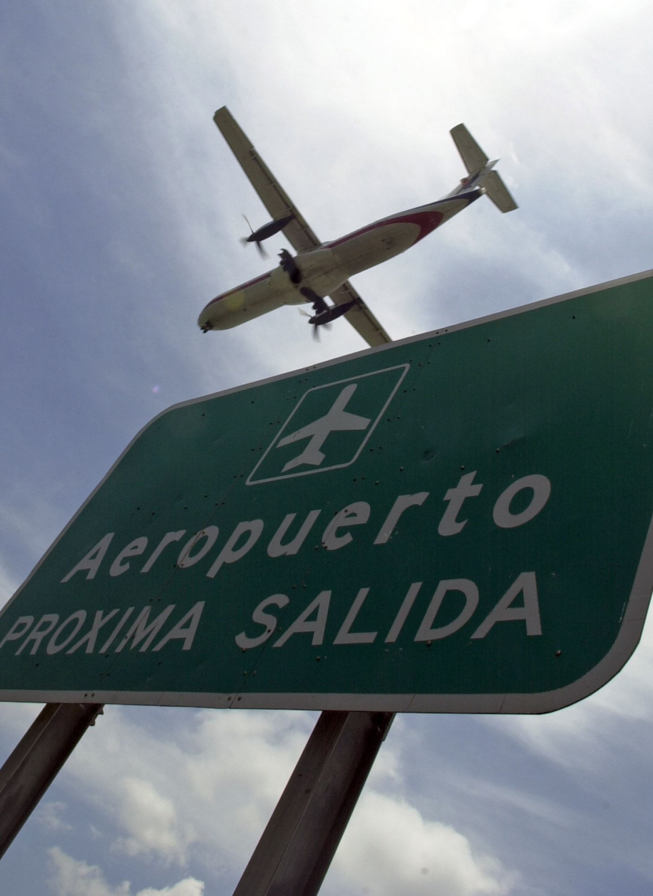 Como mínimo, algunos han sugerido que se permita a las autoridades en tierra tomar el control de un avión si hubiera un piloto rebelde en la cabina. (GFR Media)