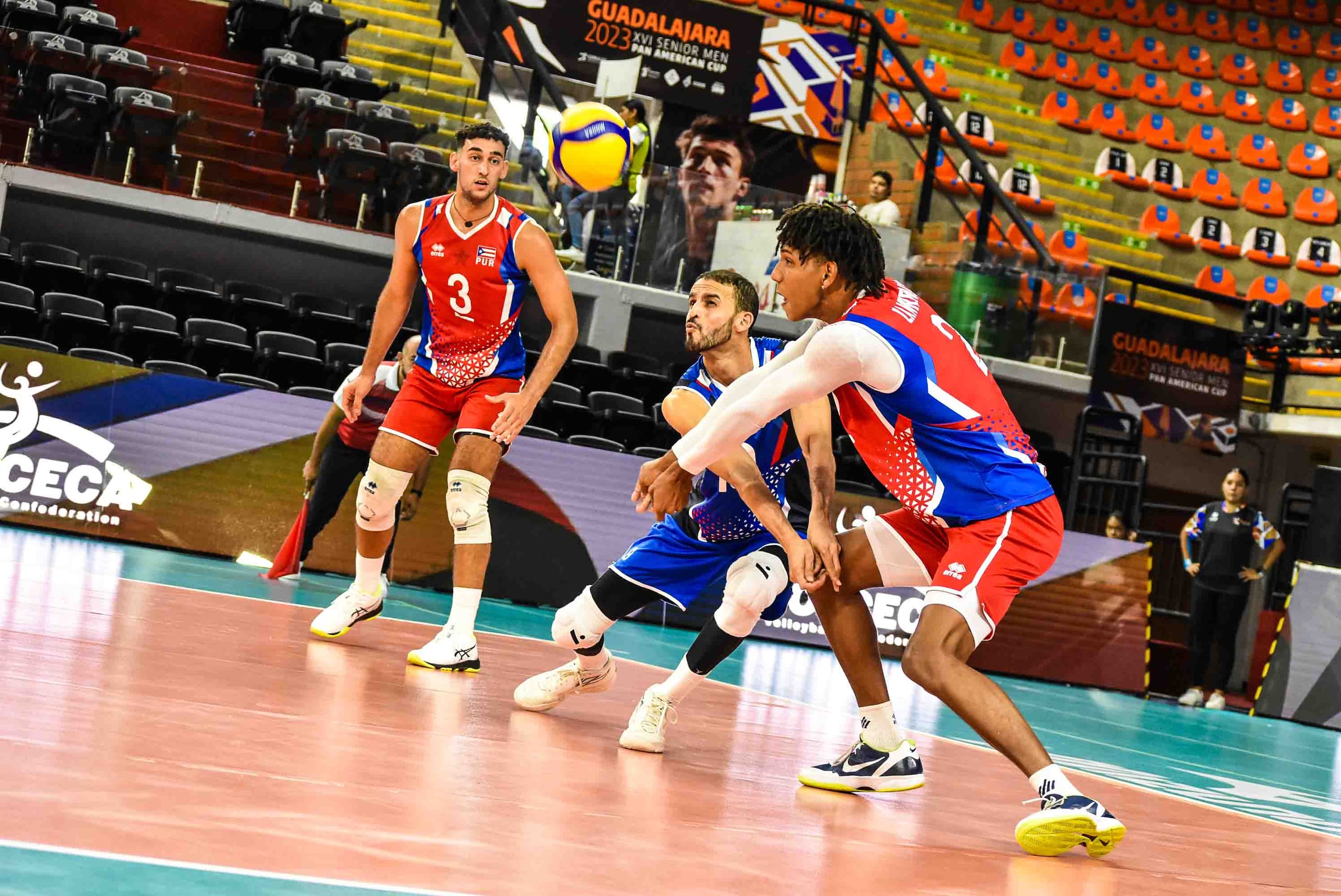 De estreno, el esquina Klistan Lawrence y el líbero Kevin López tienen aquí sus primeras experiencias en esas funciones con la Selección en el partido de este martes en la Copa Panamericana.