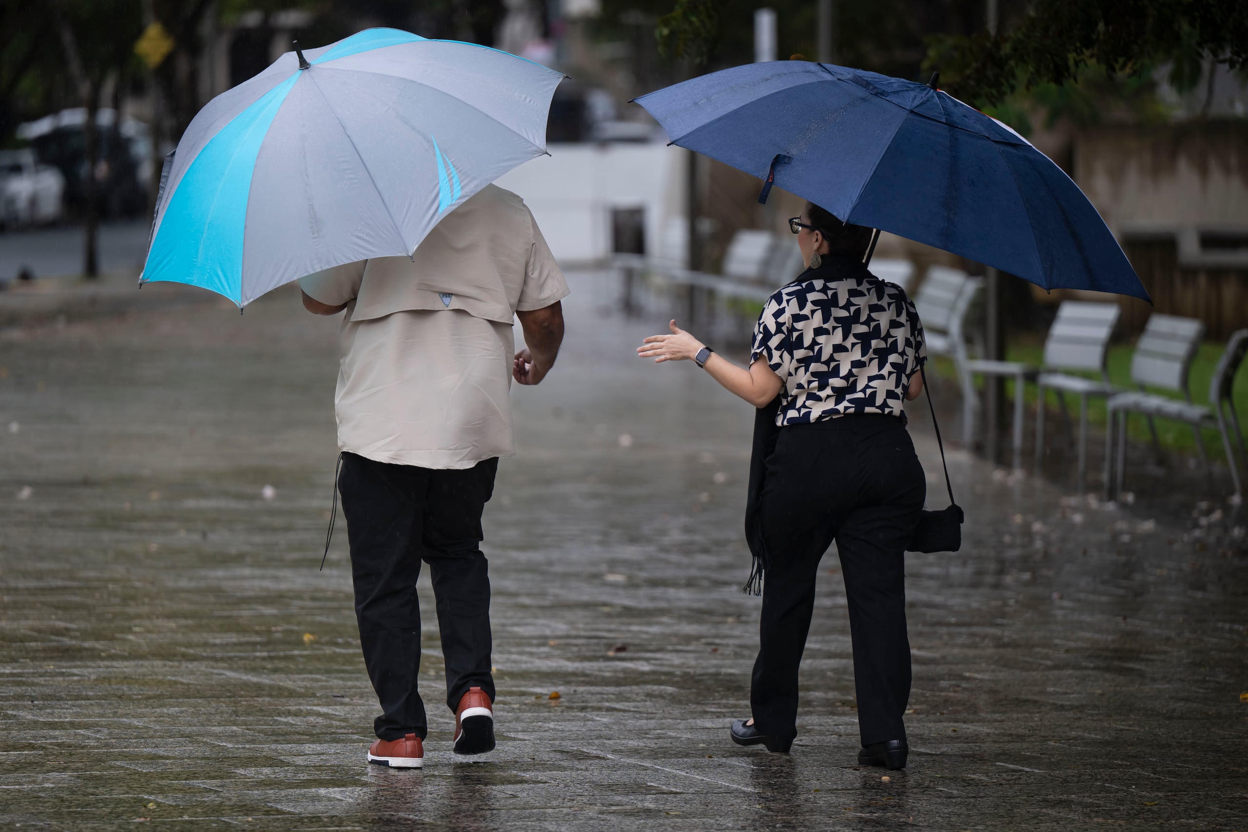 Durante lo que va de fin de semana ya se han acumulado hasta seis pulgadas de lluvia, según informó el Servicio Nacional de Meteorología. FOTO POR: Carlos Giusti/GFR Media
Minillas, Gobierno, Edificios Públicos, Empleados Gubernamentales, Lluvia, Clima