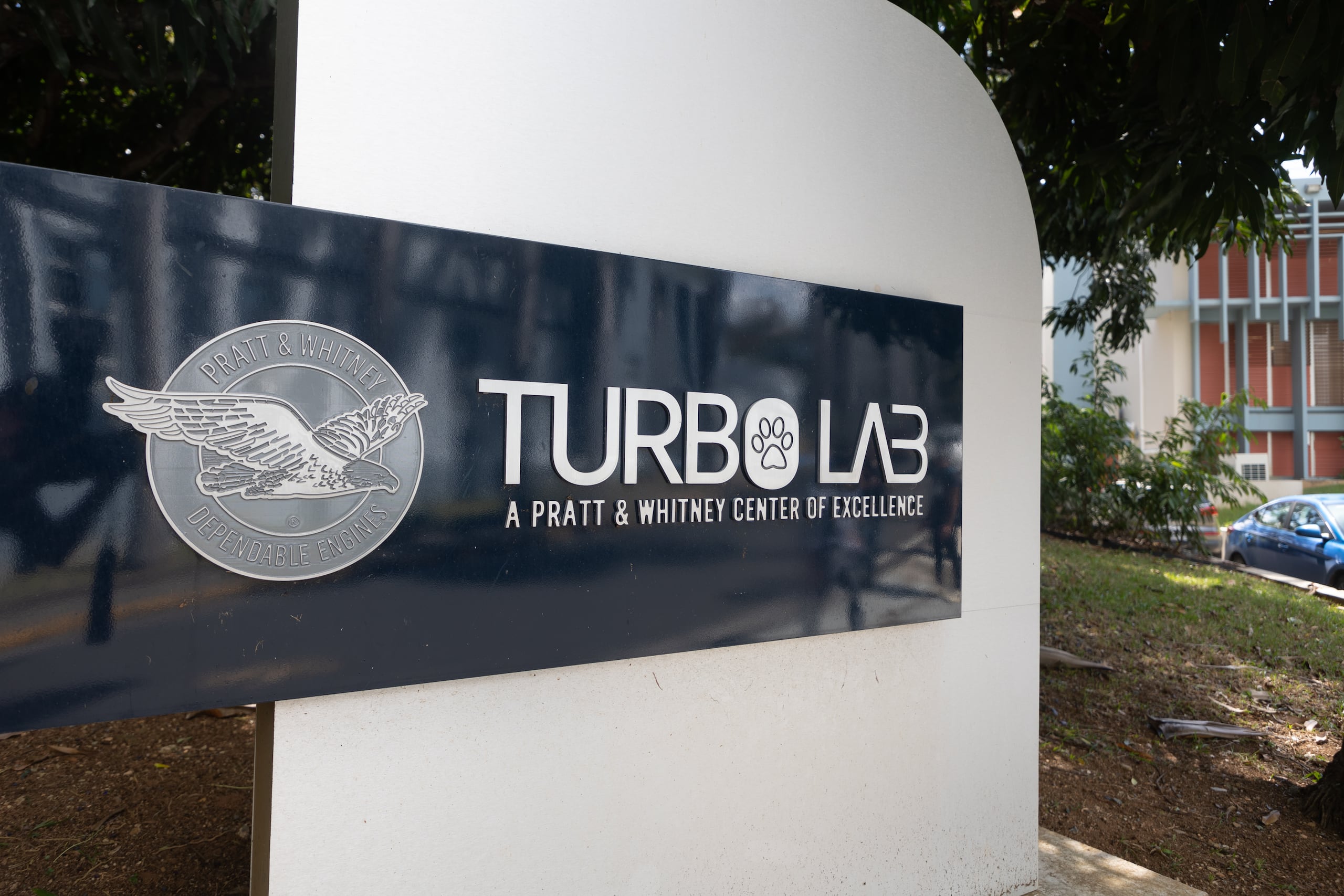 Entrada al módulo del Turbo Lab, que esta anexo al edificio de Ingeniería Mecánica.