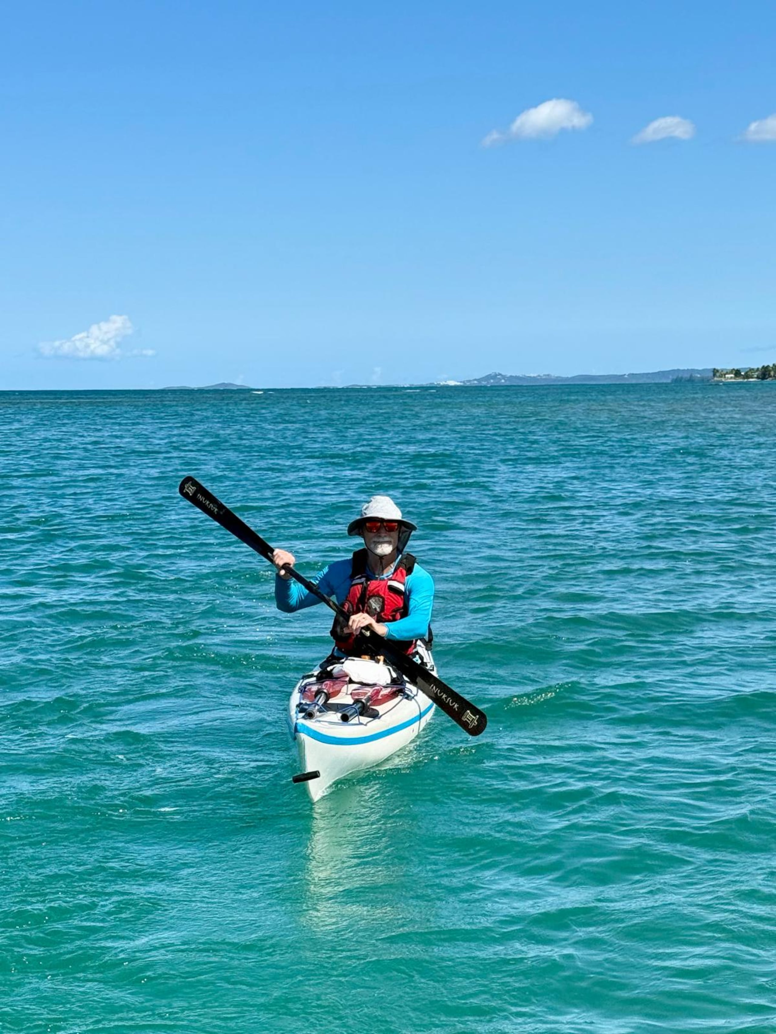 Chris Duval es quien intentará completar la hazaña ‘Remando por la luz’, tras reconocer el impacto que provocó el huracán María por su paso sobre la isla en 2017.