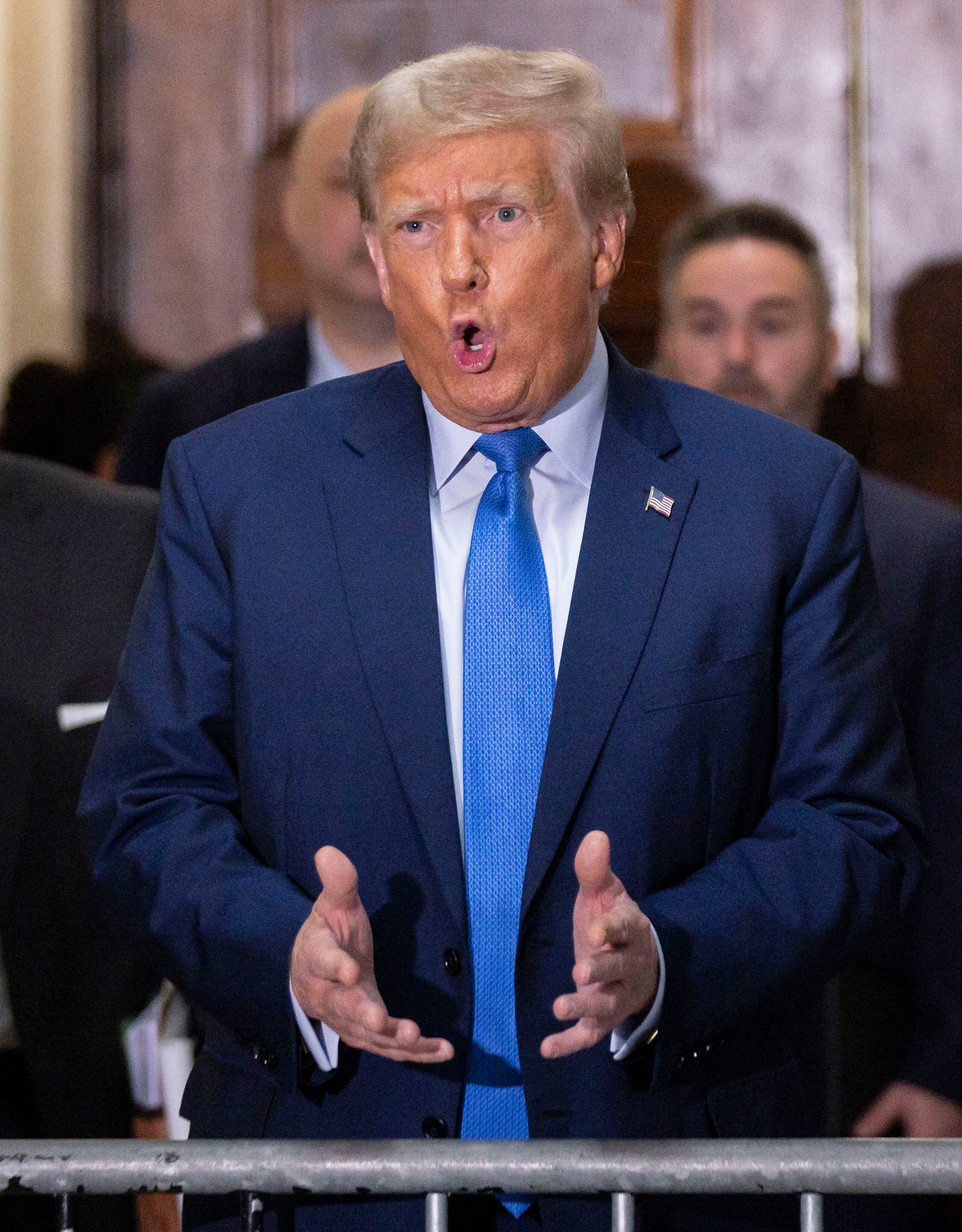 El juez explicó en una carta a la defensa que asume que Trump no hablará mañana en el juzgado, ya que no ha recibido respuesta a los "límites razonables y legales" que impuso a sus alegatos.