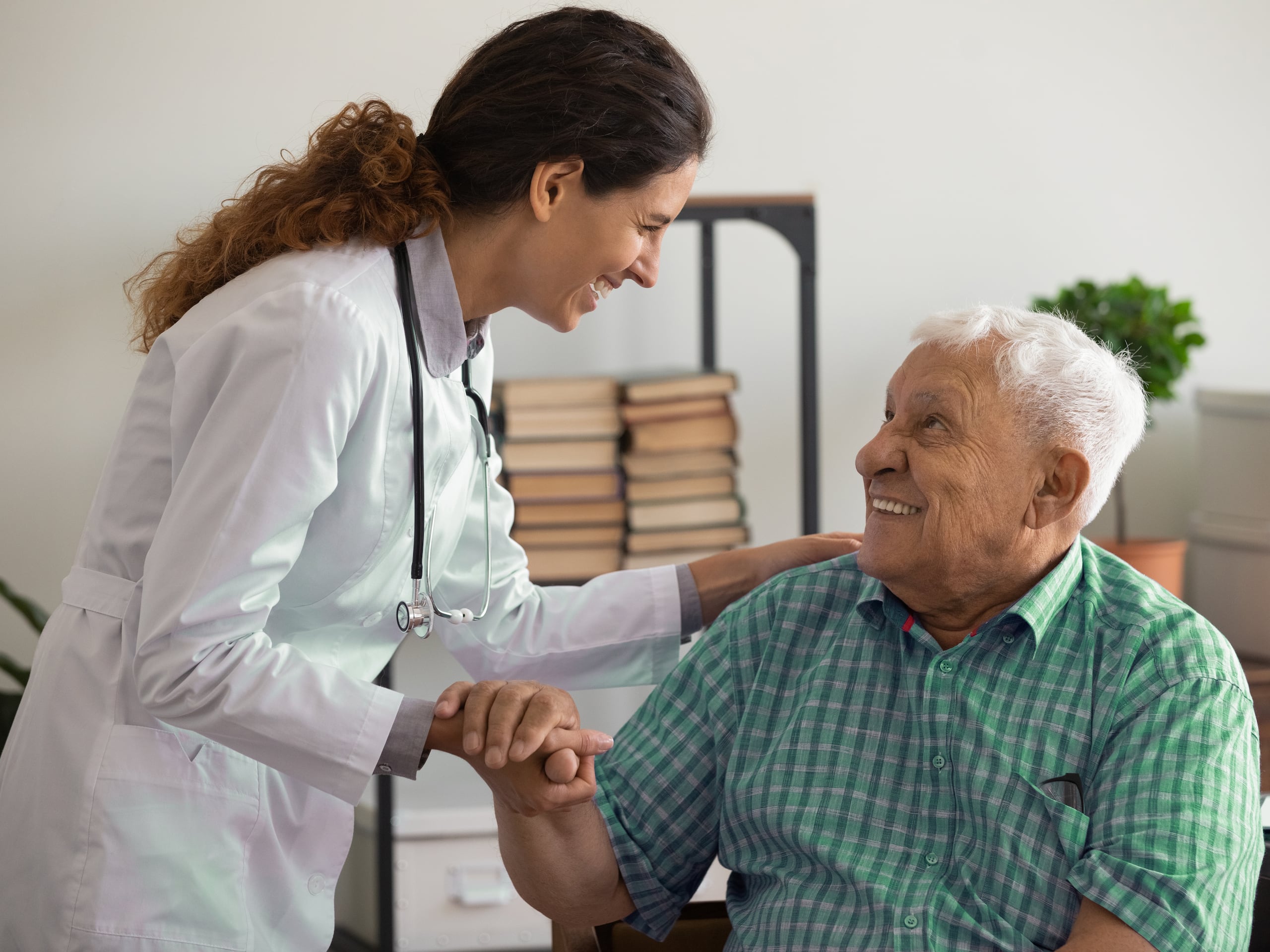 Recibir orientación nutricional personalizada es clave para mantener los niveles de azúcar en la sangre estables en momentos de estrés.