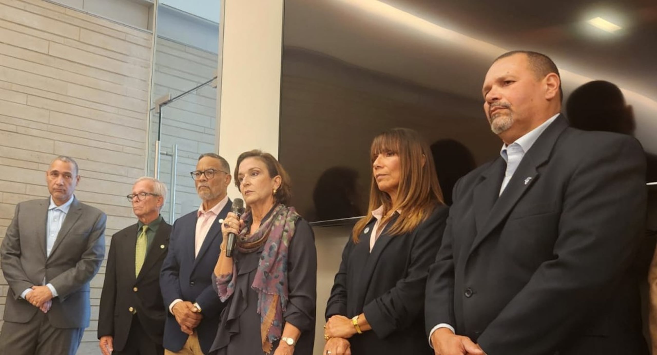 La presidenta de la UPR, Zayira Jordán Conde, realizó una conferencia de prensa junto a los rectores.