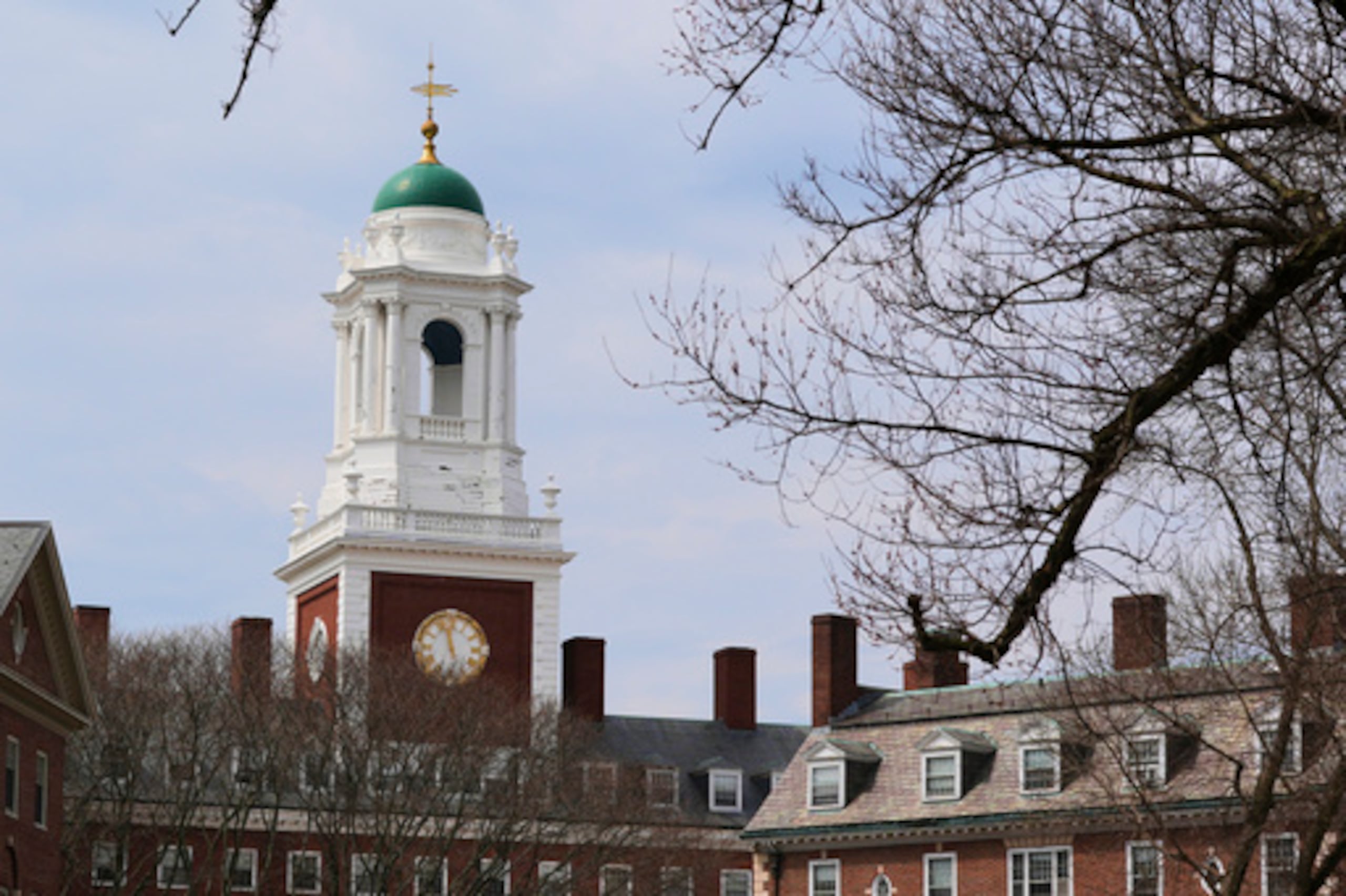 La amenaza a la matrícula internacional de Harvard tiene su origen en una petición formulada el 16 de abril por la secretaria de Seguridad Nacional, Kristi Noem, de datos sobre estudiantes extranjeros implicados en protestas.