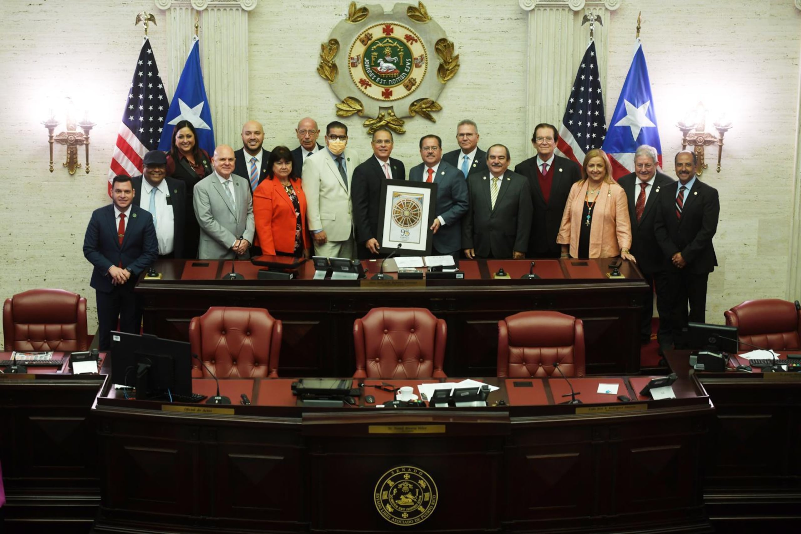 Senadores y representantes, de todos los partidos, conmemoraron esta tarde el 95 aniversario de El Capitolio.