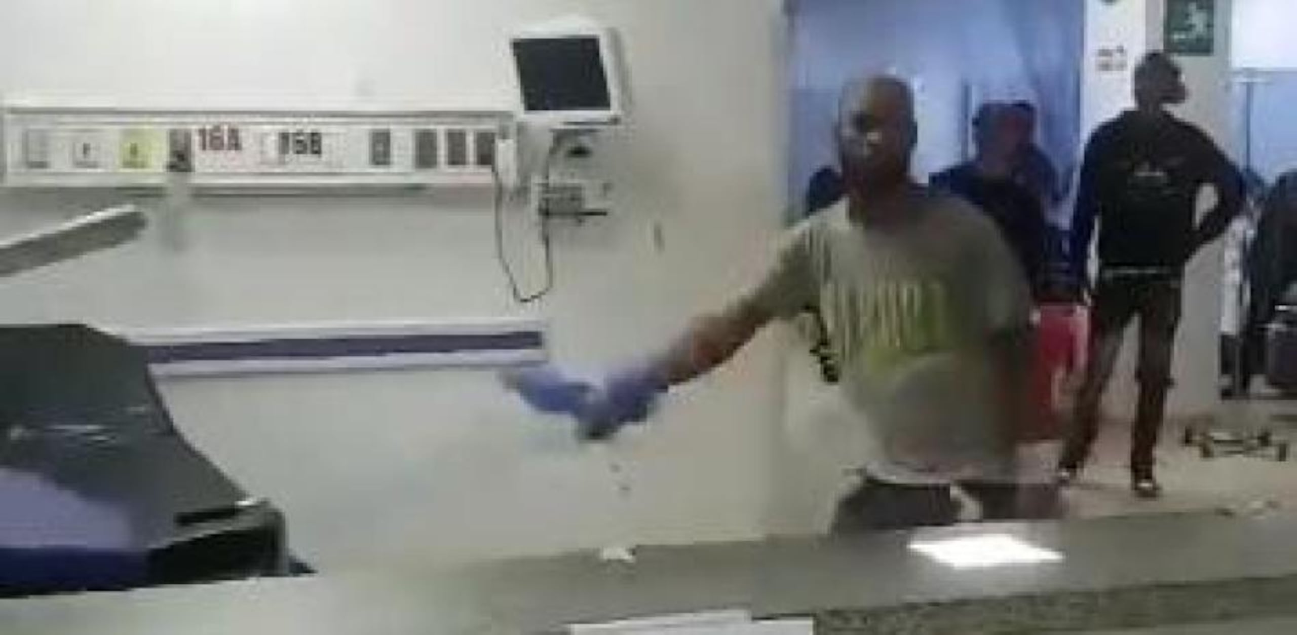 Tras el percance, el paciente fue controlado sin que el incidente pasara a mayores.