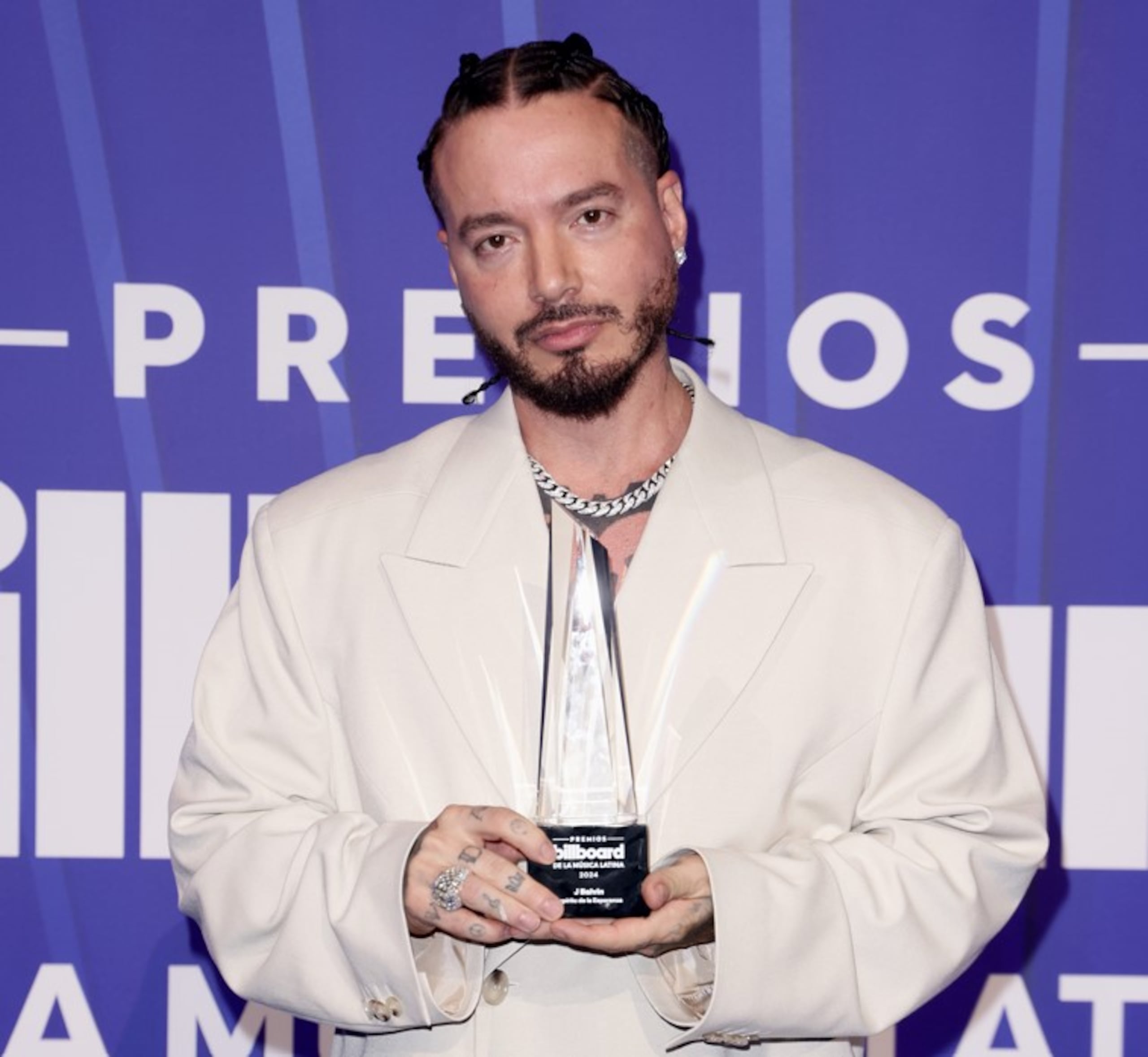 Reveló que su organización está ampliando su misión de ayudar a niños, adolescentes y mujeres vulnerables.