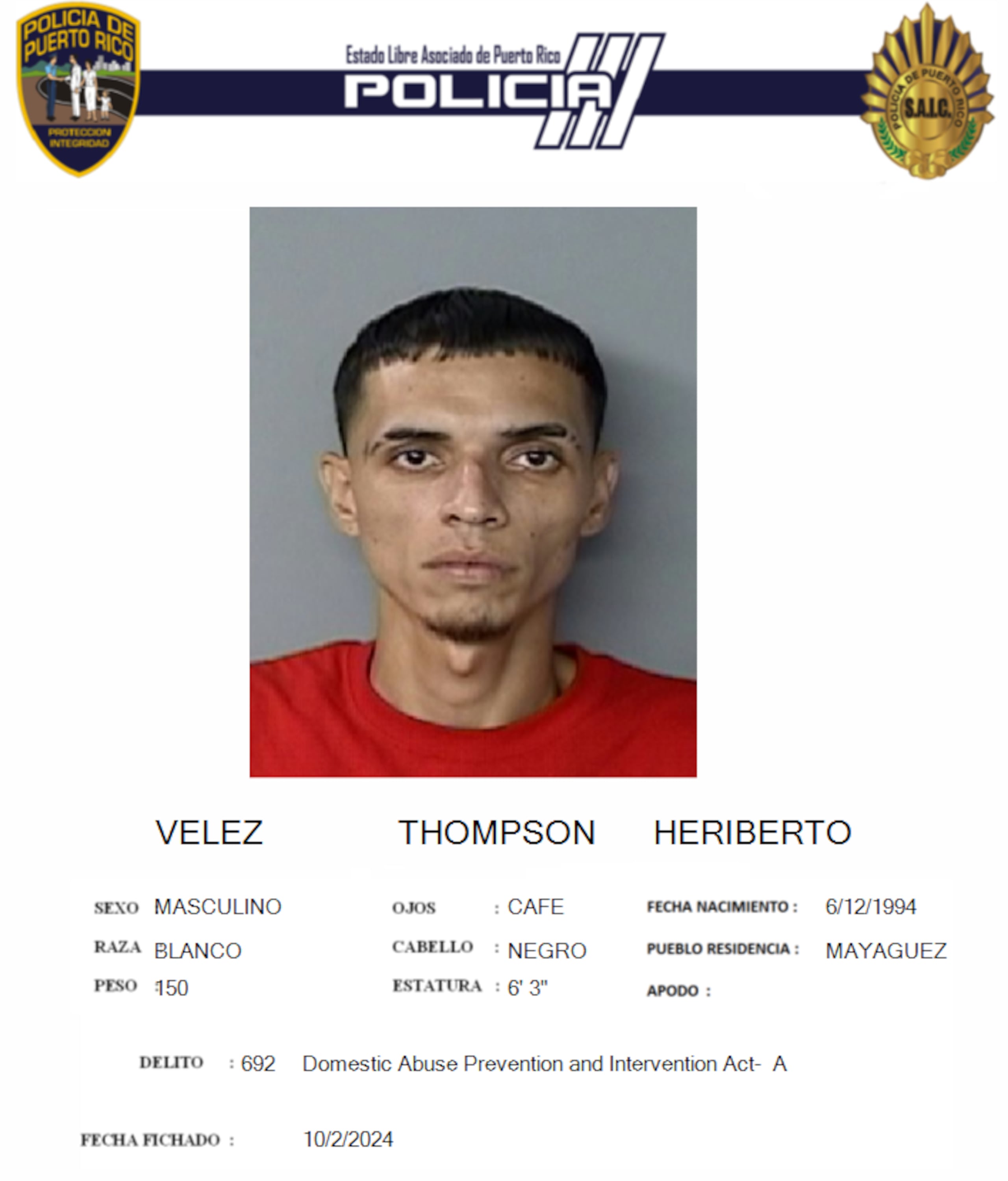 Heriberto Vélez Thomson fue acusado por violencia doméstica y maltrato de menores.