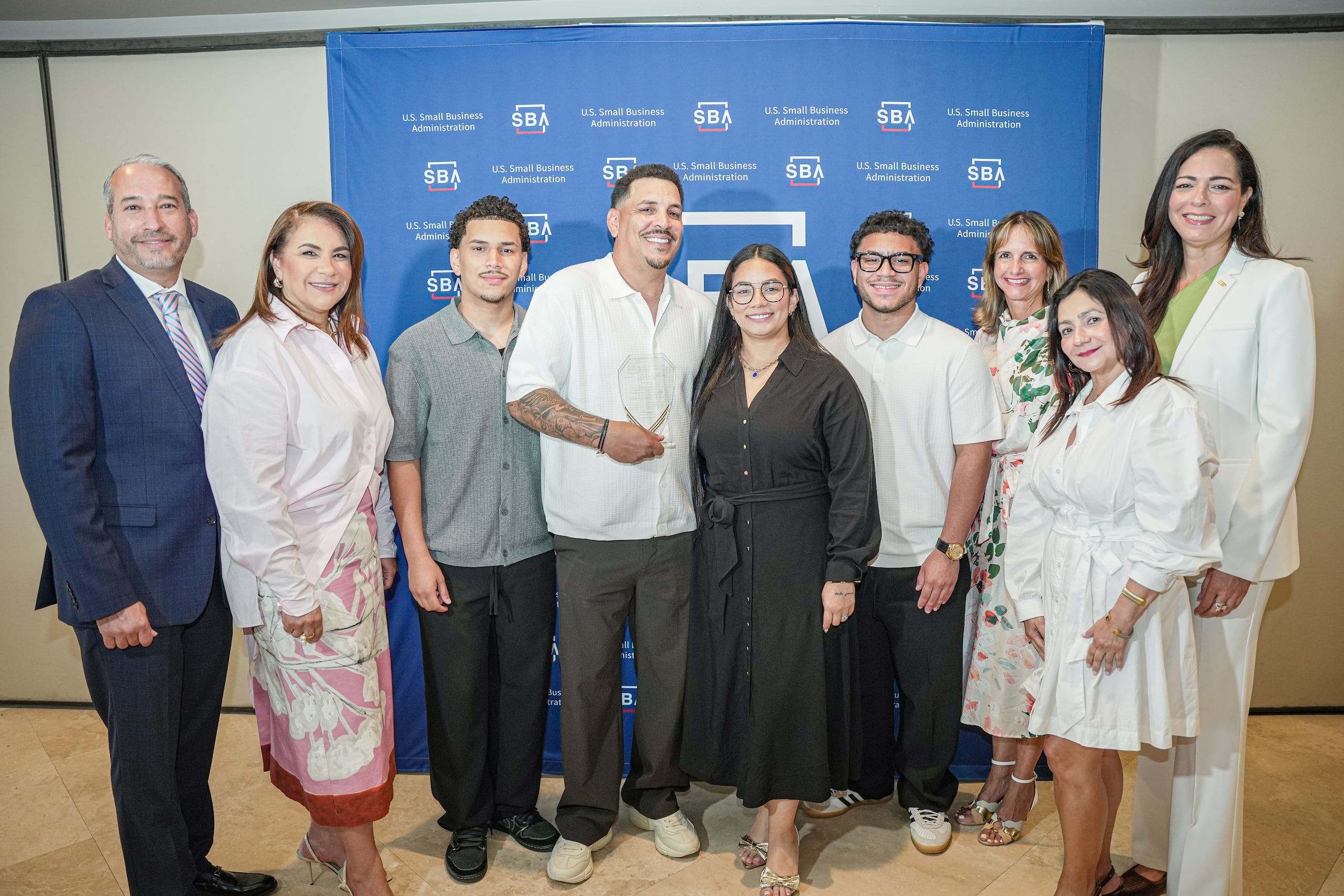 Restaurante Los Serranos fue galardonado como 2026 Family-Owned Business of the Year de la SBA.