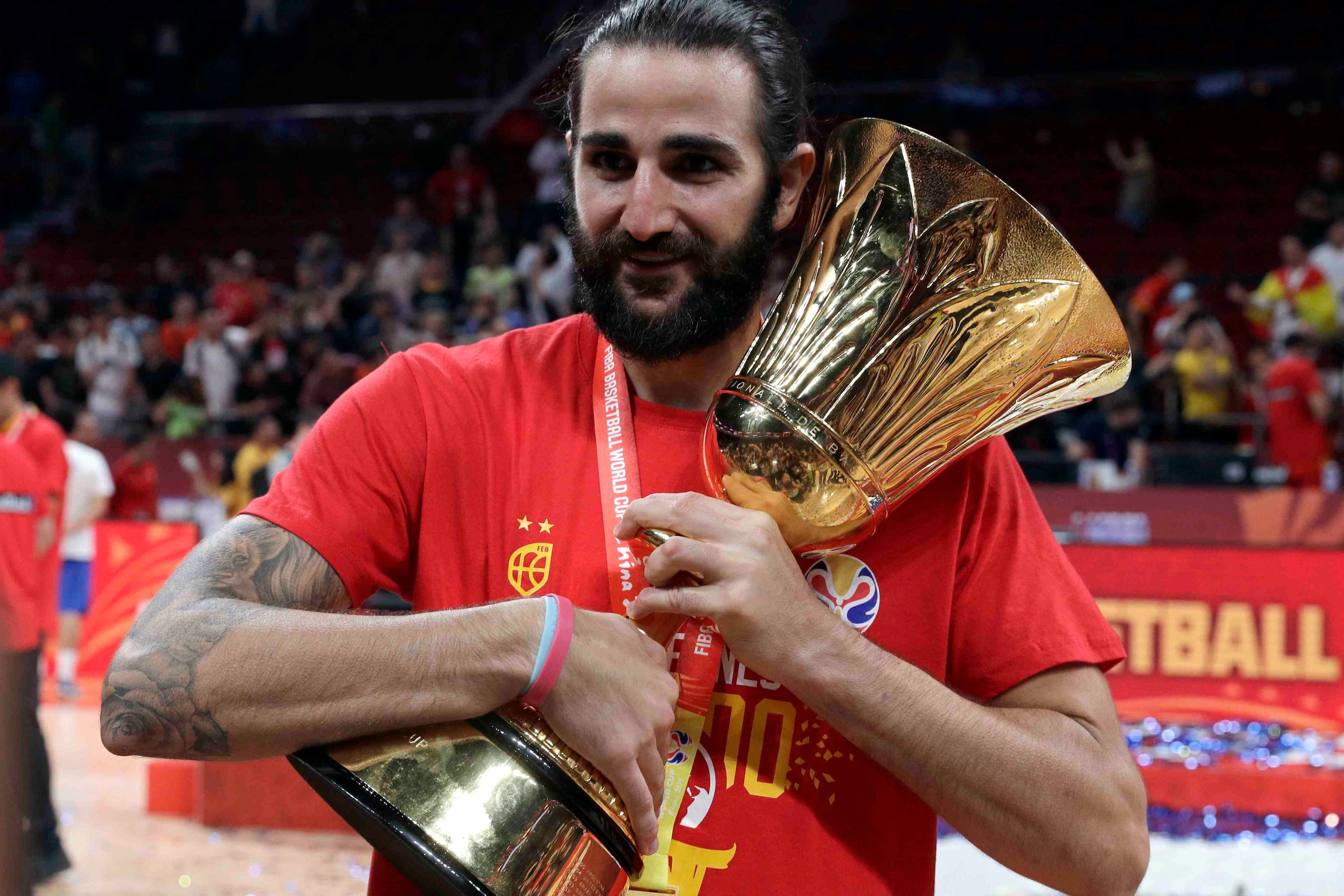 Ricky Rubio fue elegido además el mejor jugador del torneo y el mejor de la final entre España y Argentina. (AP)