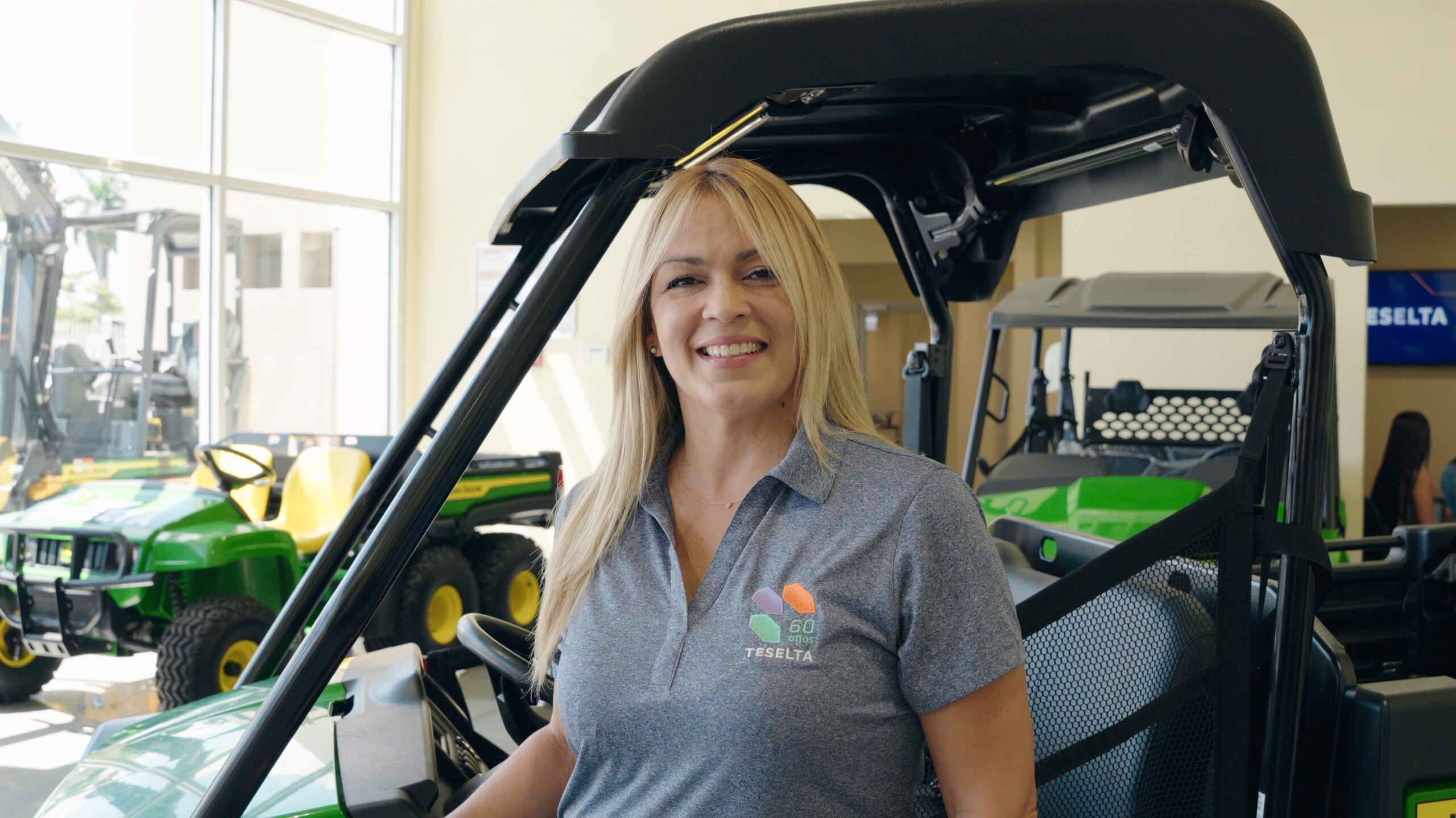 Danna Rivera, vendedora de equipo pesado.