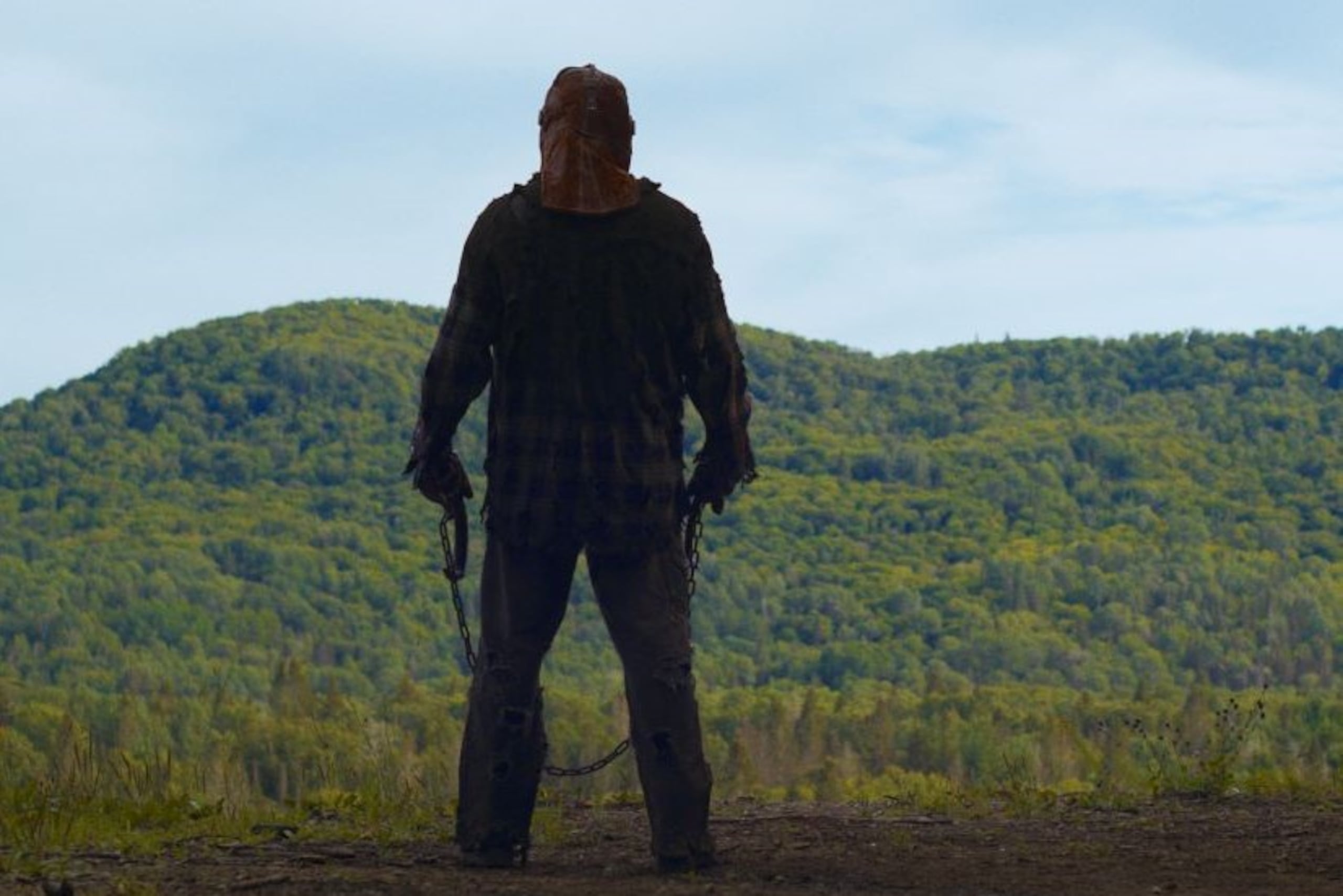 Un grupo de jóvenes descubren el terror cuando despiertan un espíritu vengativo en "In a Violent Nature".