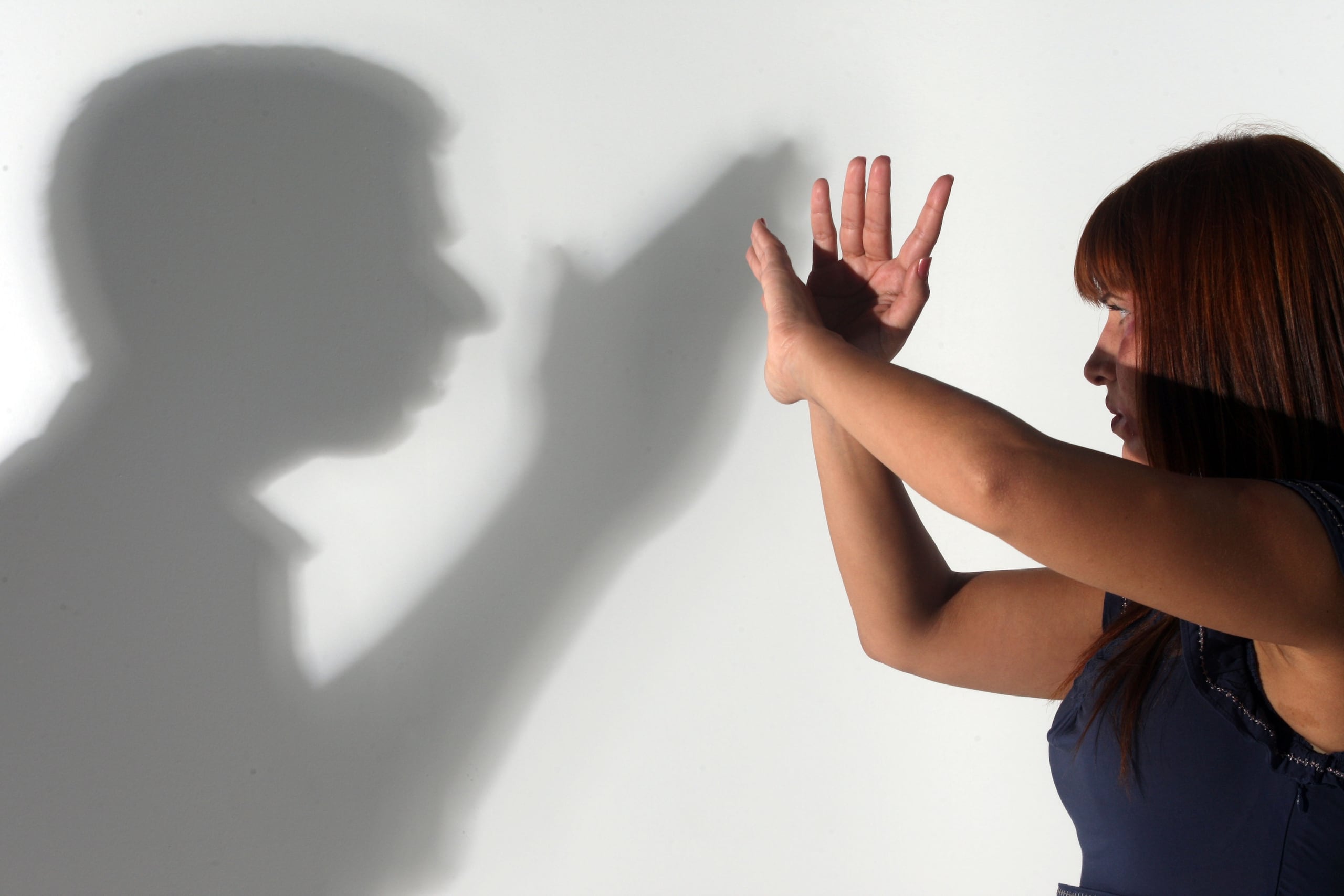 Tan temprano como en el noviazgo pueden captarse las señales.