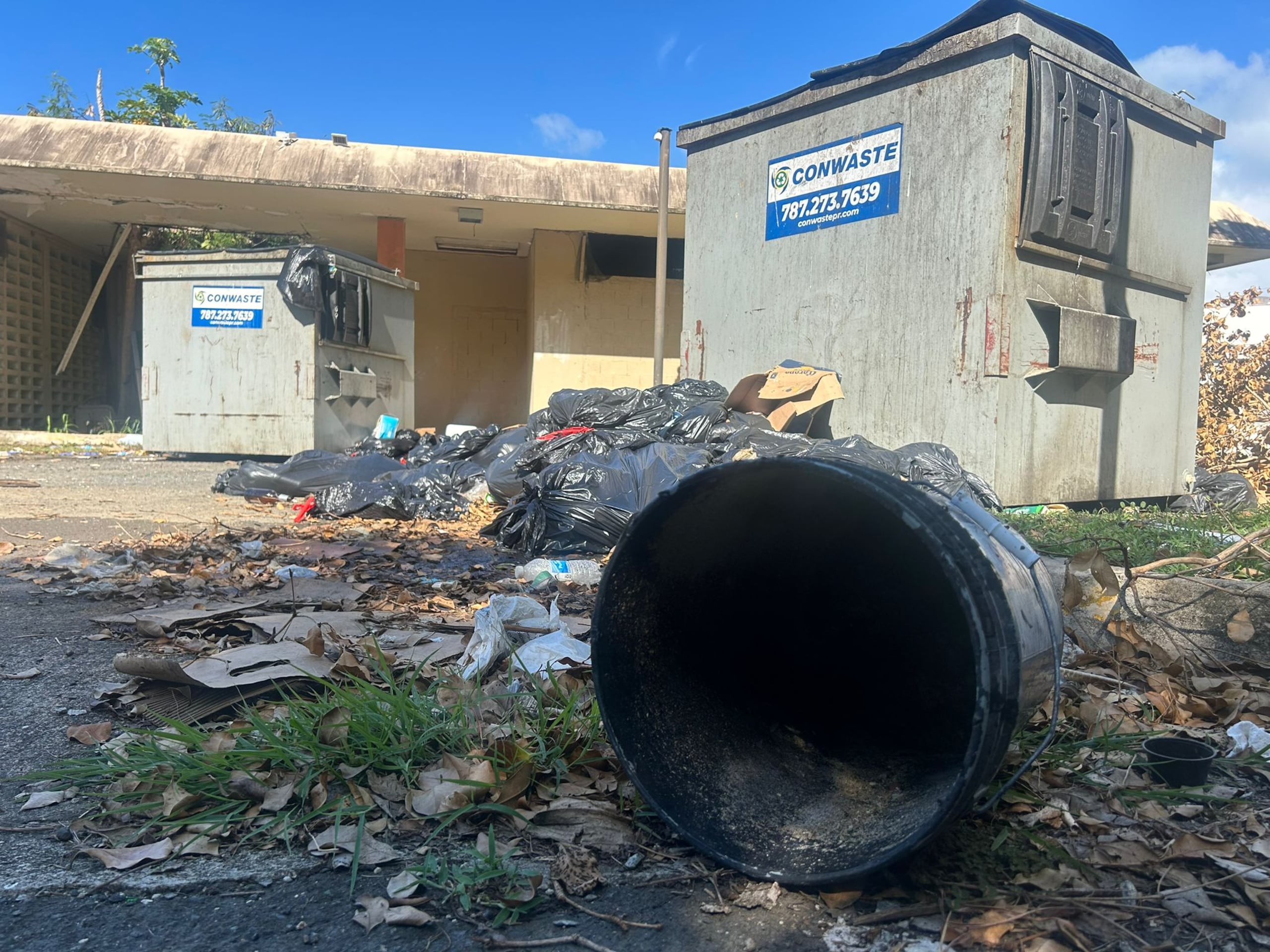 Cuando este diario le cuestionó a una comerciante si tenía alguna inquietud como residente luquillense, inmediatamente comenzó a dictar una larga lista de todo lo que su pueblo necesita.