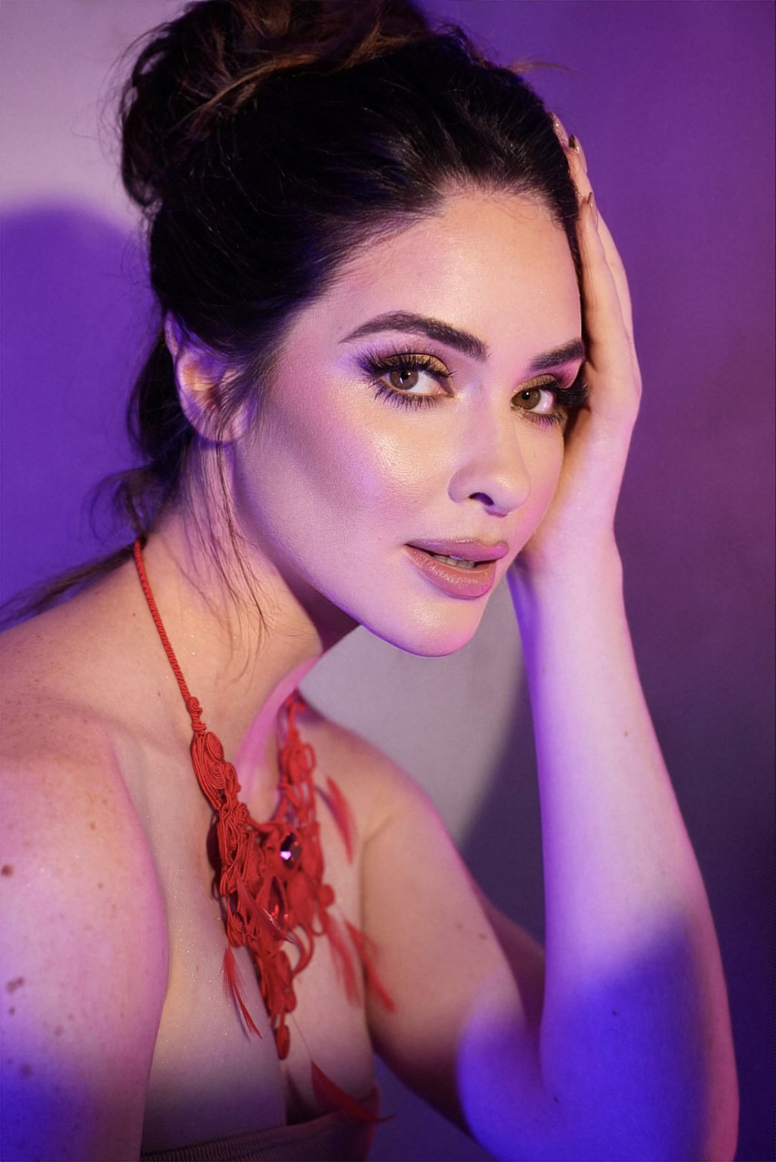 Estefania también estará encargada de presentar cápsulas informativas sobre la gala más importante de Hollywood.