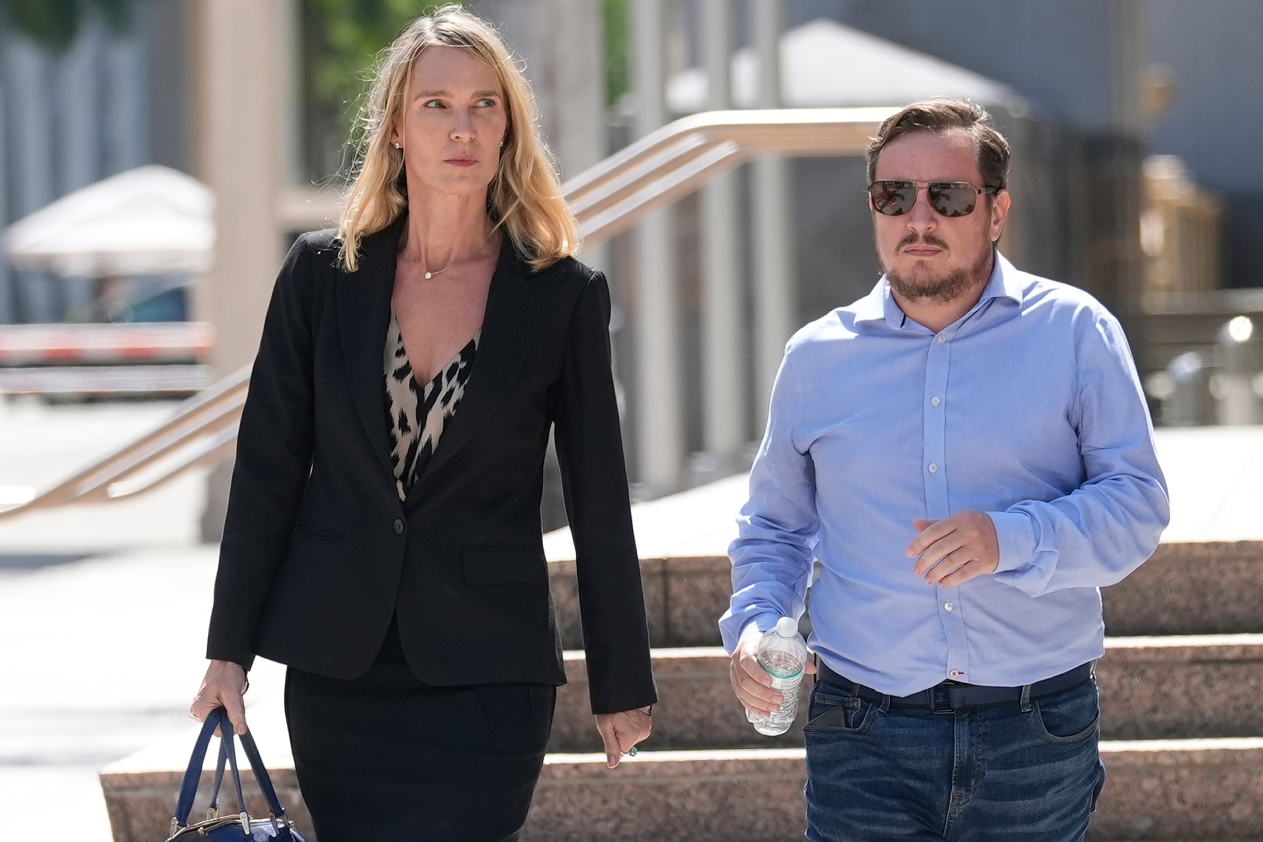 El hermano de Ana, Juan Henao así como su familia, se escandalizaron con el planteamiento de la defensa de que eventualmente, la mujer volvería, "con quien quiera que esté".