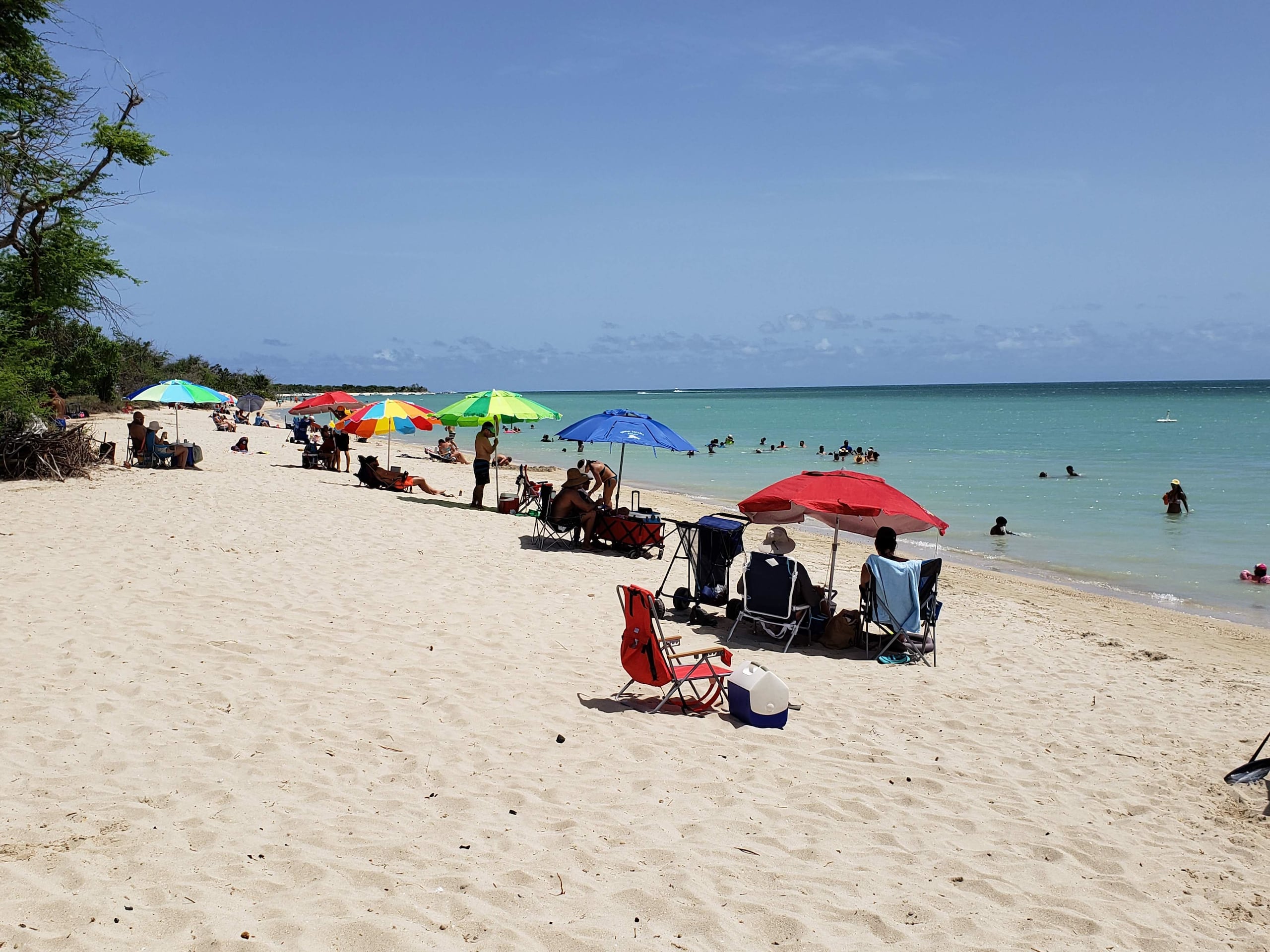 La oferta turística de los paradores es muy diversa y muchos de ellos están muy cerca de la playa. En la foto, la playa Combate, en Cabo Roio. (GFRMedia)
