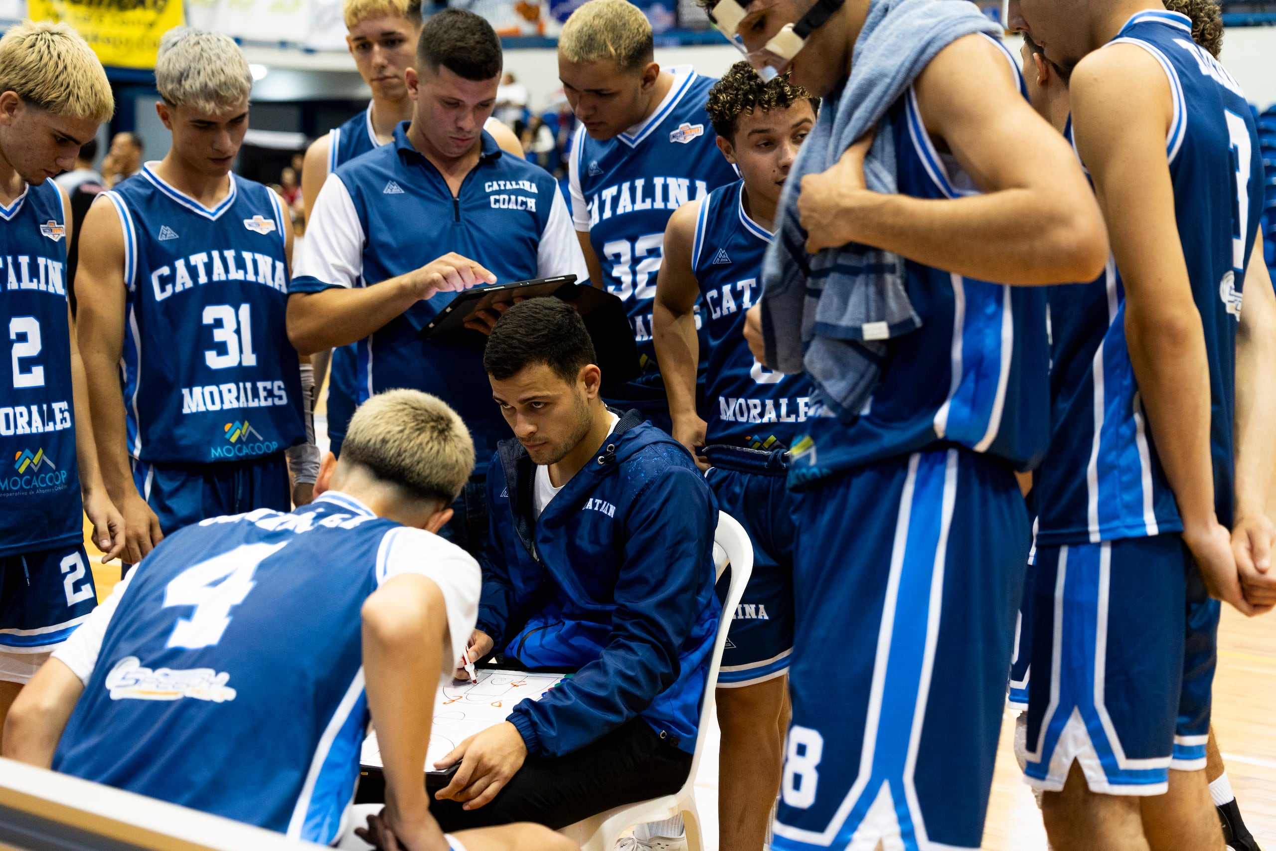 L escuela Catalina Morales de Moca venció a la Vocacional de Naranjito 56-37.