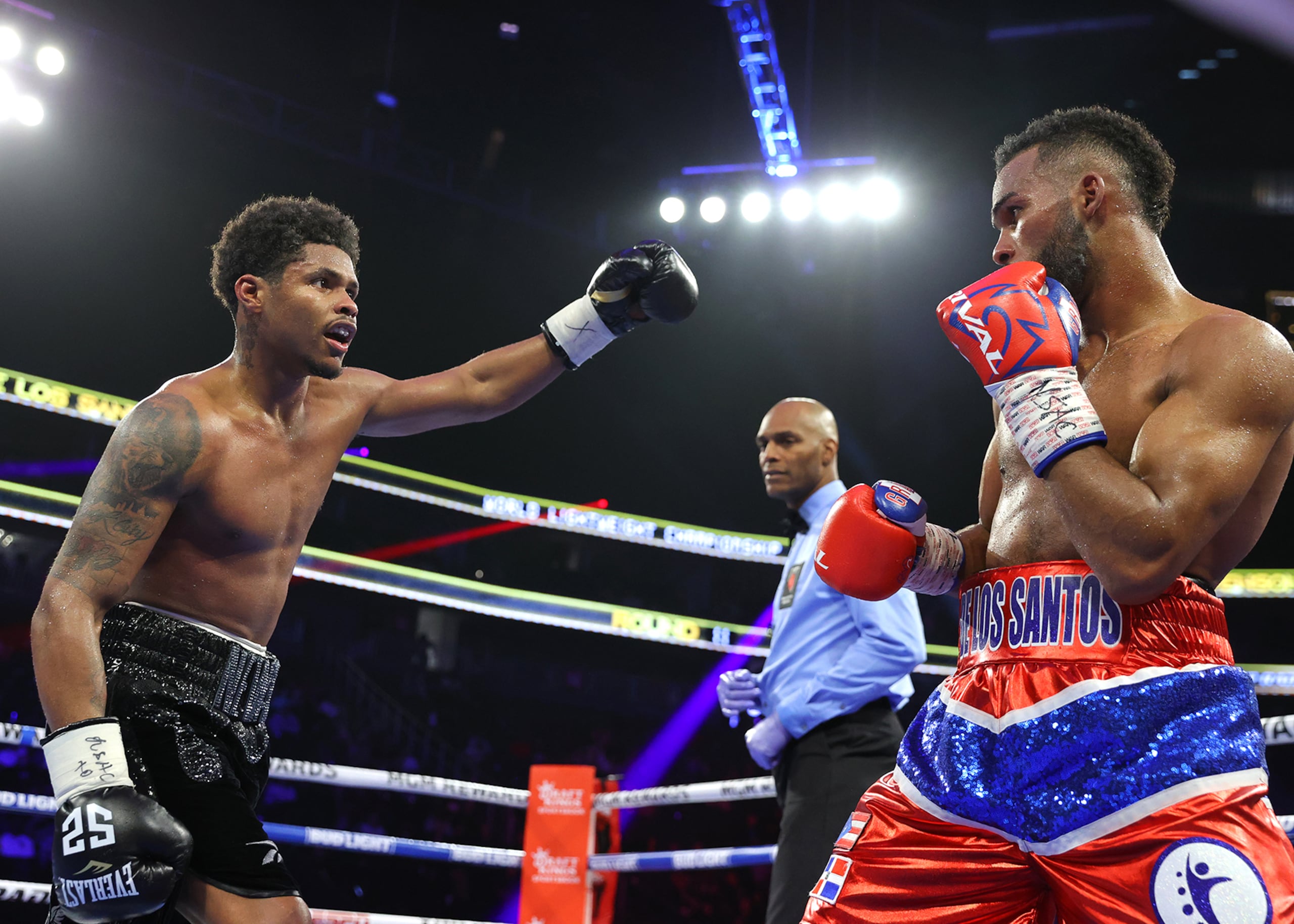Shakur Stevenson (izquierda) reconoció que no tuvo su mejor noche dentro del ring.