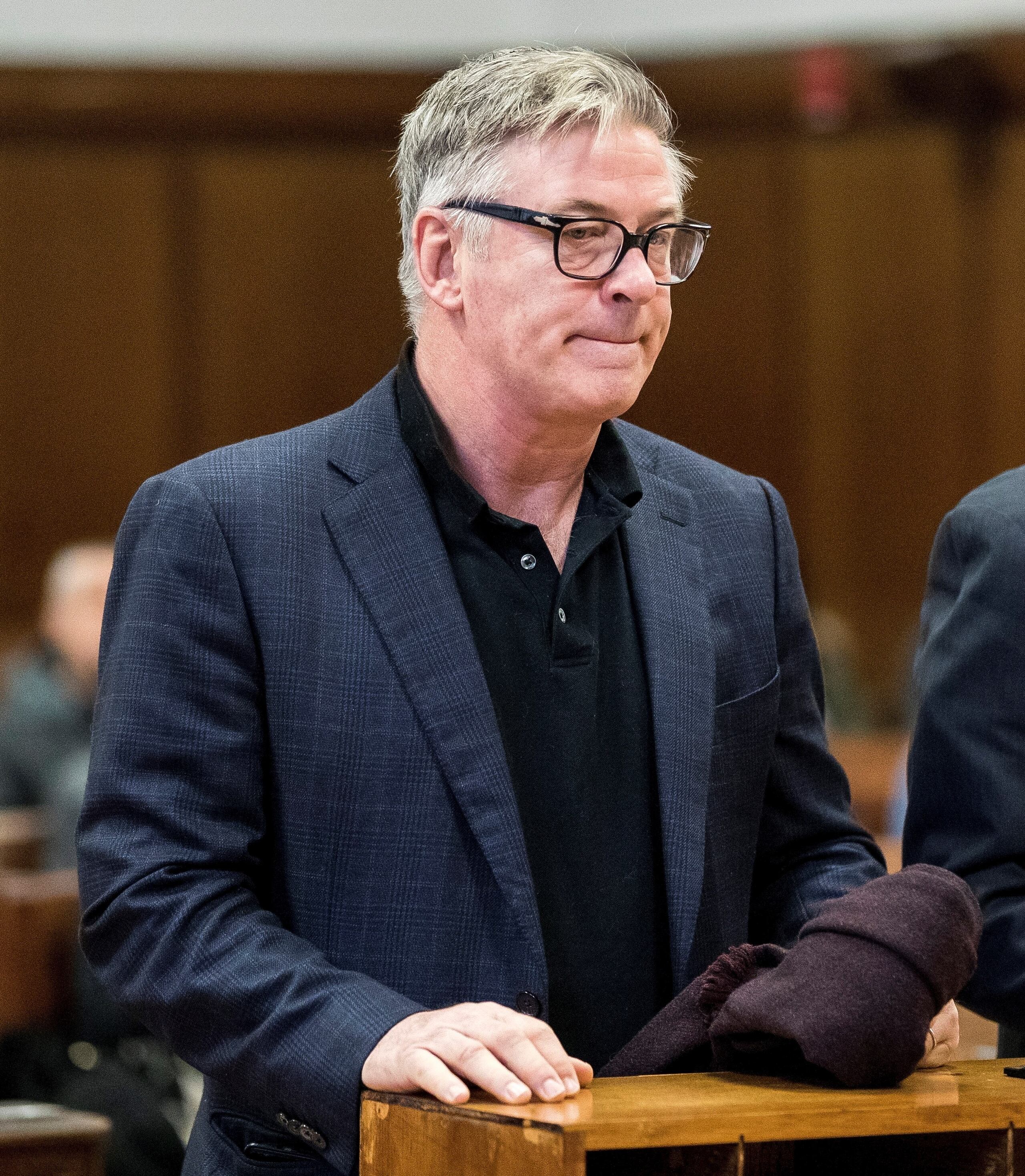 El actor estadounidense Alec Baldwin, uno de los productores del filme -además de protagonista- también está acusado de homicidio involuntario y debe ir a juicio en julio.