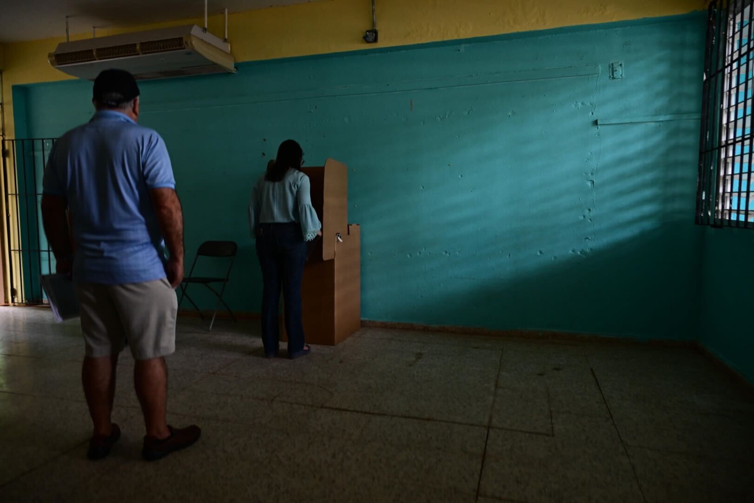 Según un portavoz de LUMA Energy, al menos 18 centros de votación sufrieron interrupciones de servicio eléctrico.