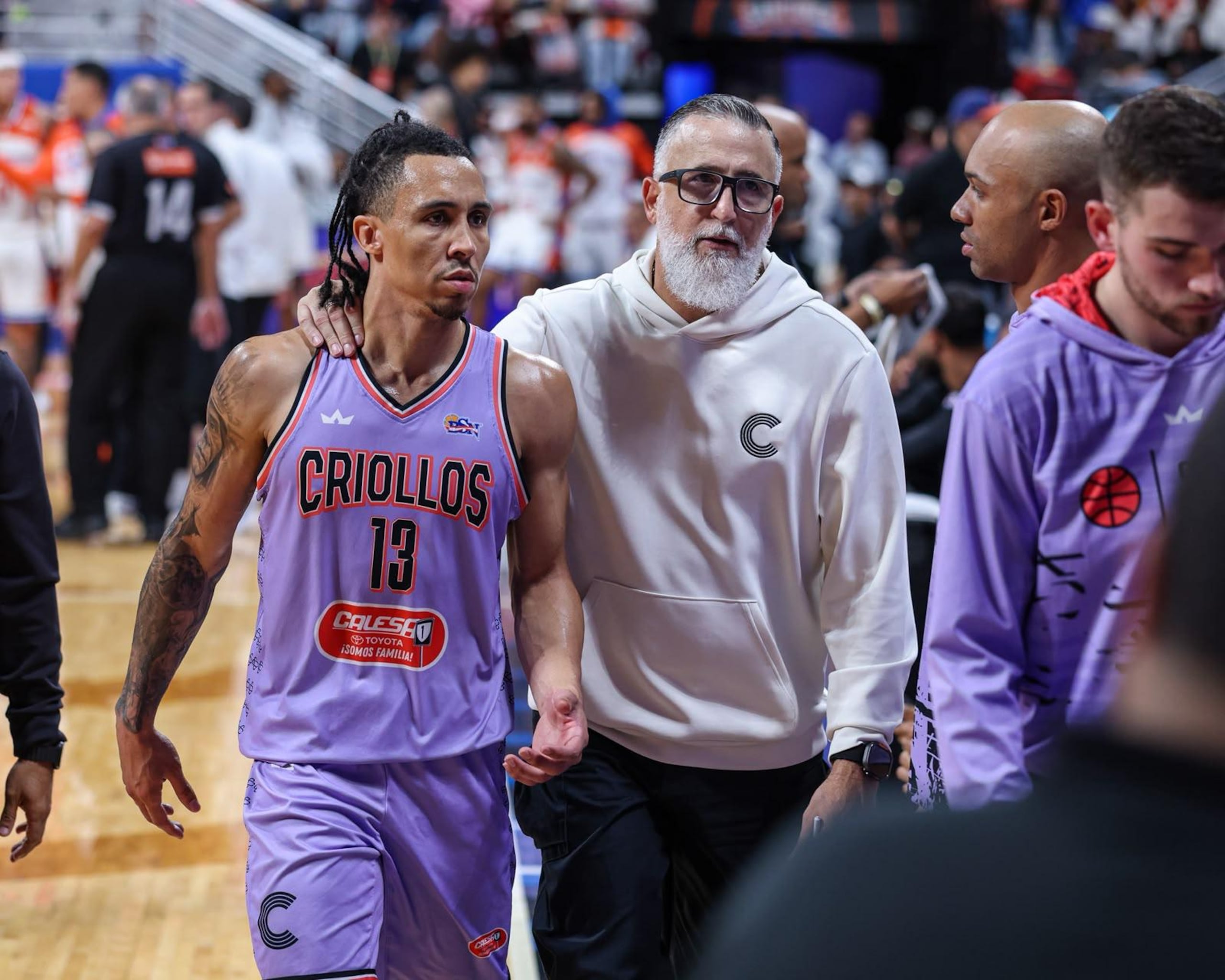 Wilhelmus Caanen, dirigente de los Criollos, junto a Travis Trice, armador titular y Jugador Más Valioso 2026.