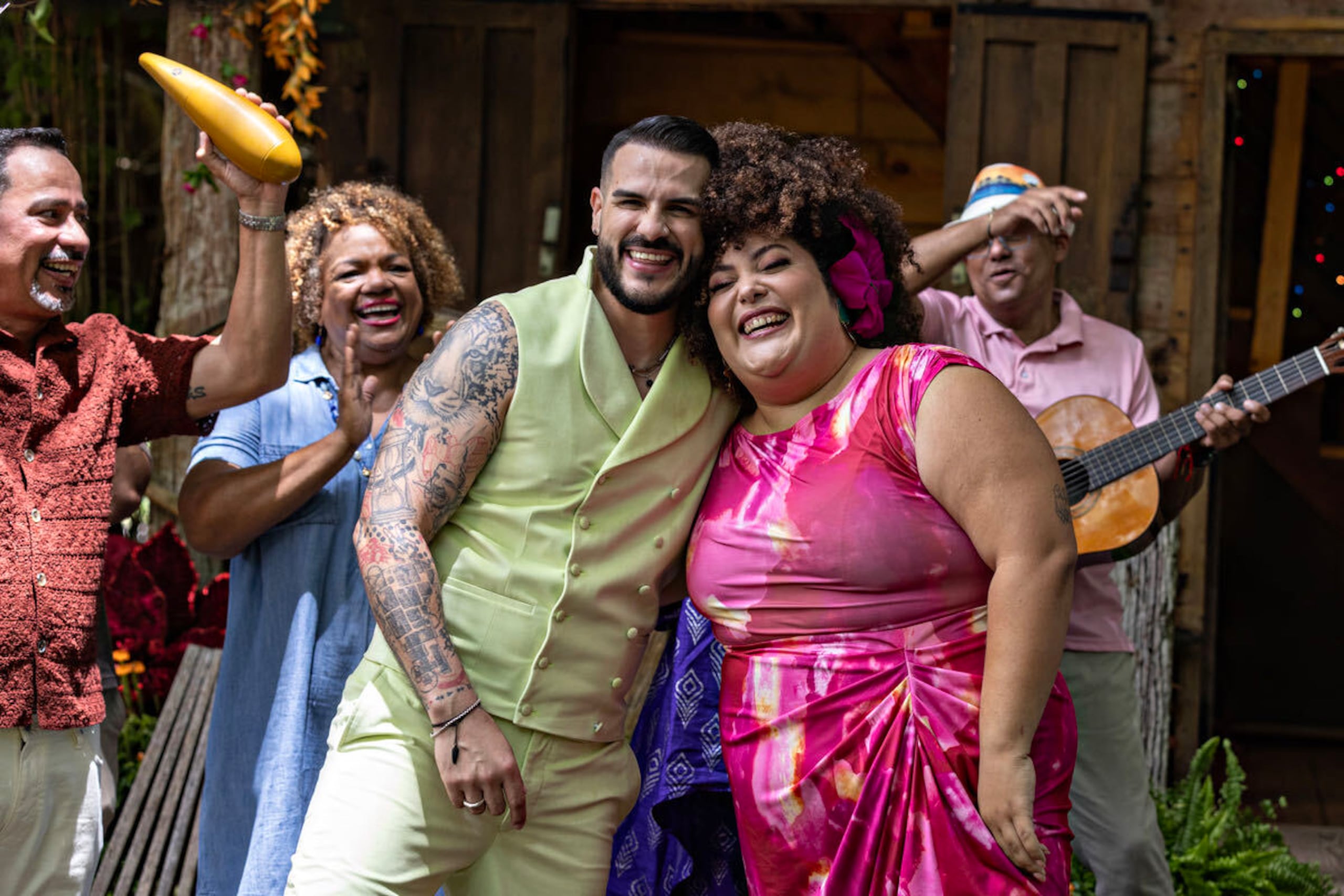 Víctor Santiago y Ámbar Bonilla serán parte del especial que estrena el 6 de diciembre en diversos canales televisivos de Puerto Rico y popular.com.