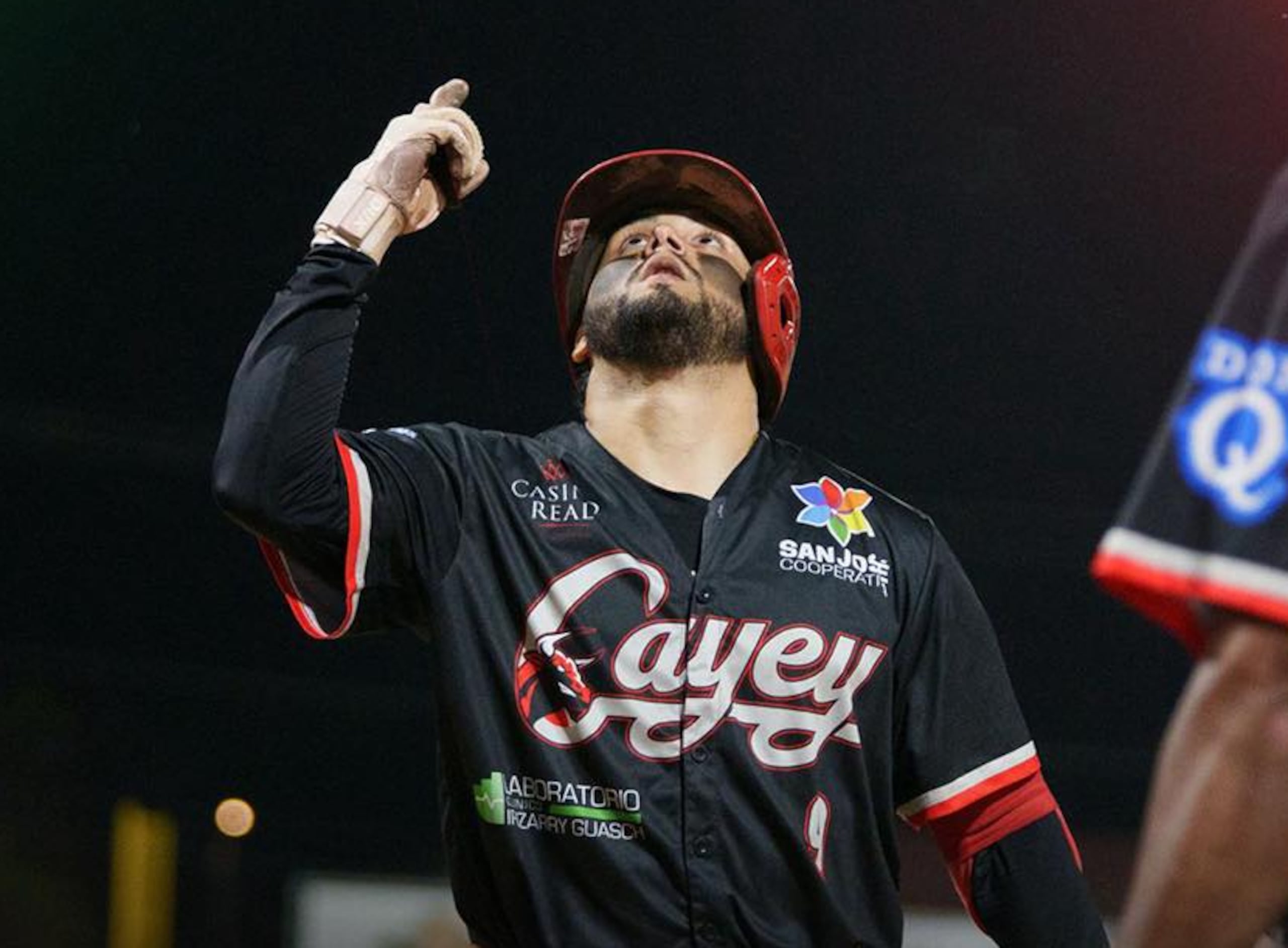 Osvaldo Torres pegó un cuadrangular por Cayey.