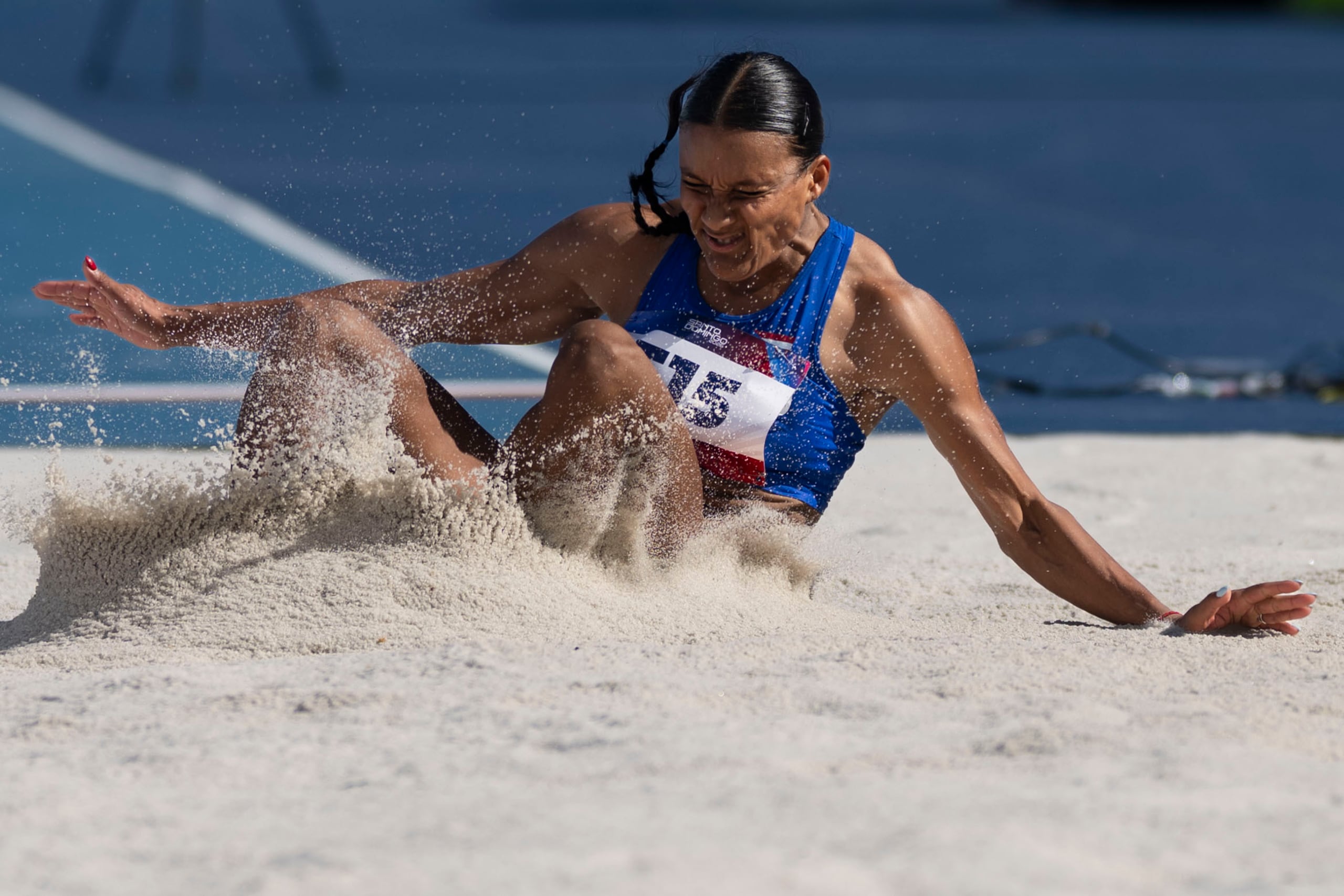 Alysbeth Félix durante el último día del heptatlón de los Juegos Centroamericanos y del Caribe.