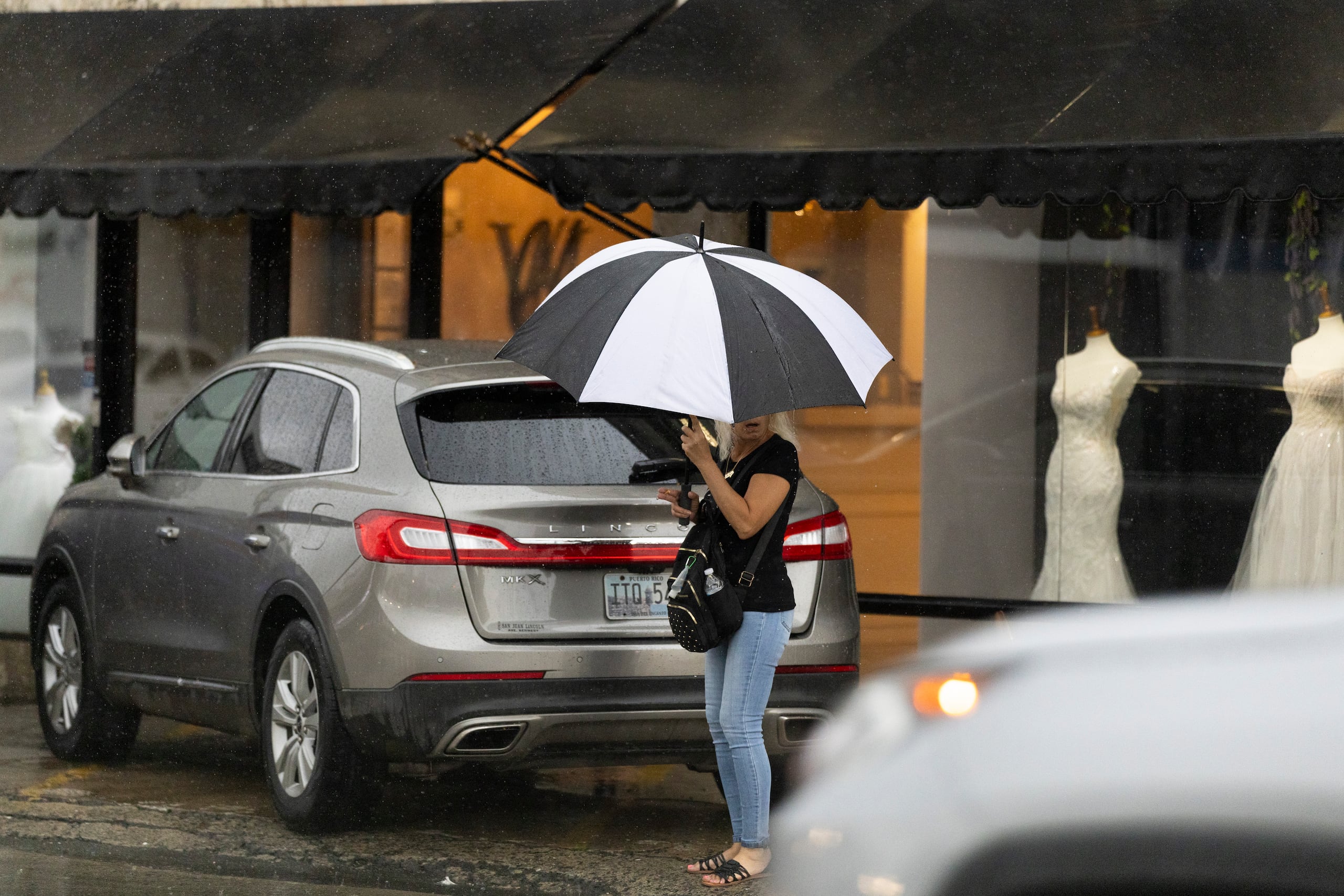 No suelte su sombrilla.