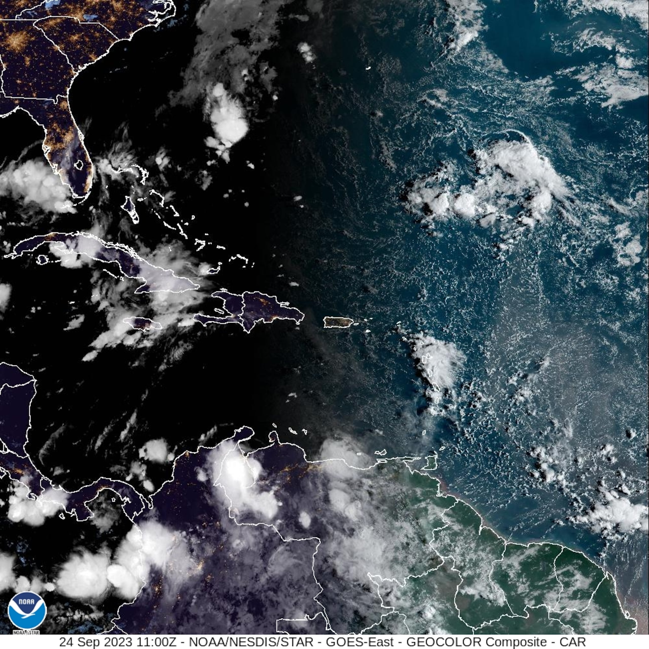Humedad relacionada al paso de una débil onda tropical por el área ayudará a que se desarrollen tronadas en la tarde en el oeste.