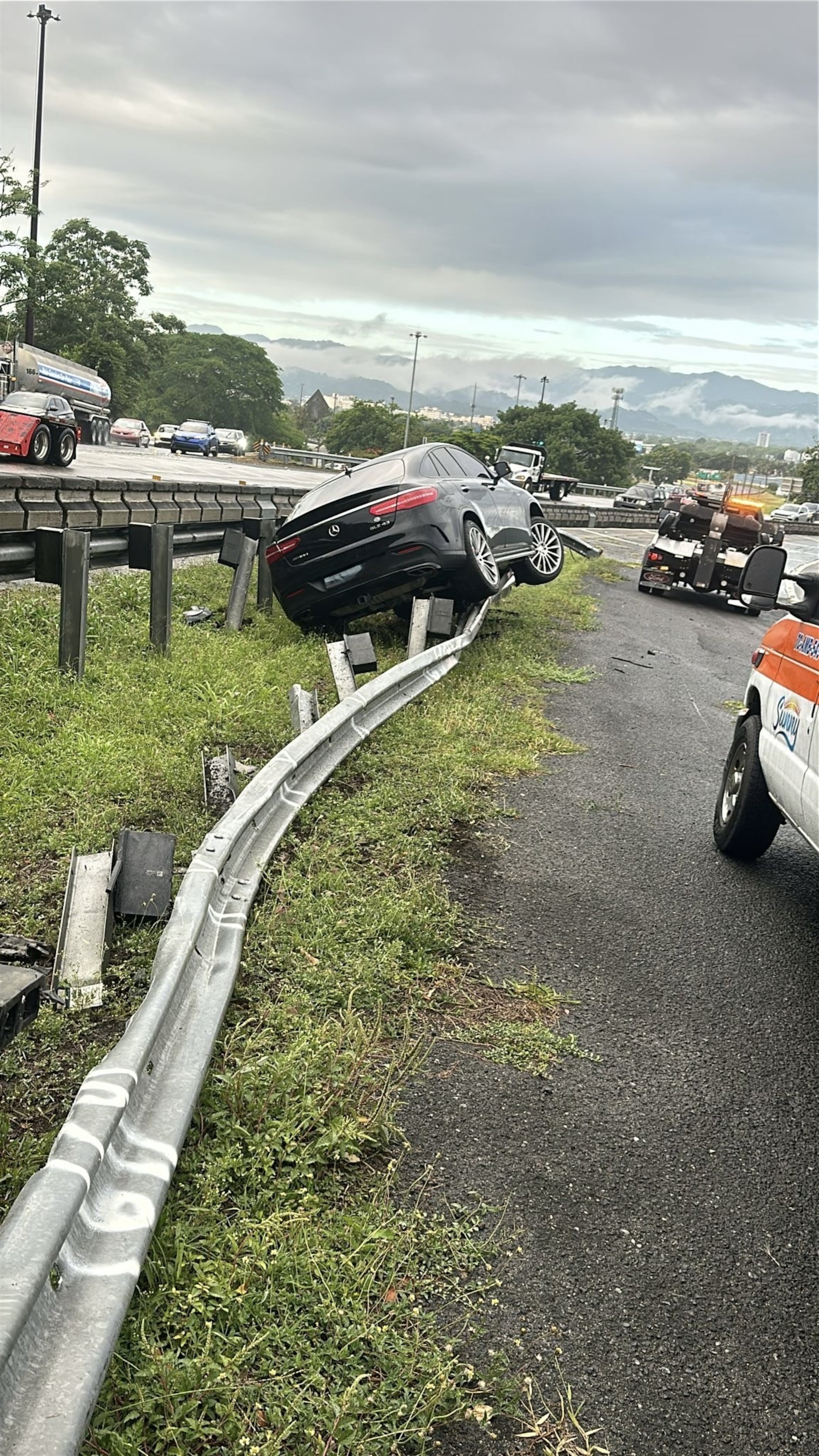 Un accidente de tránsito reportado en la autopista Luis A. Ferré, en dirección de Caguas a Cayey, ocasionó congestion vehicular en la zona.