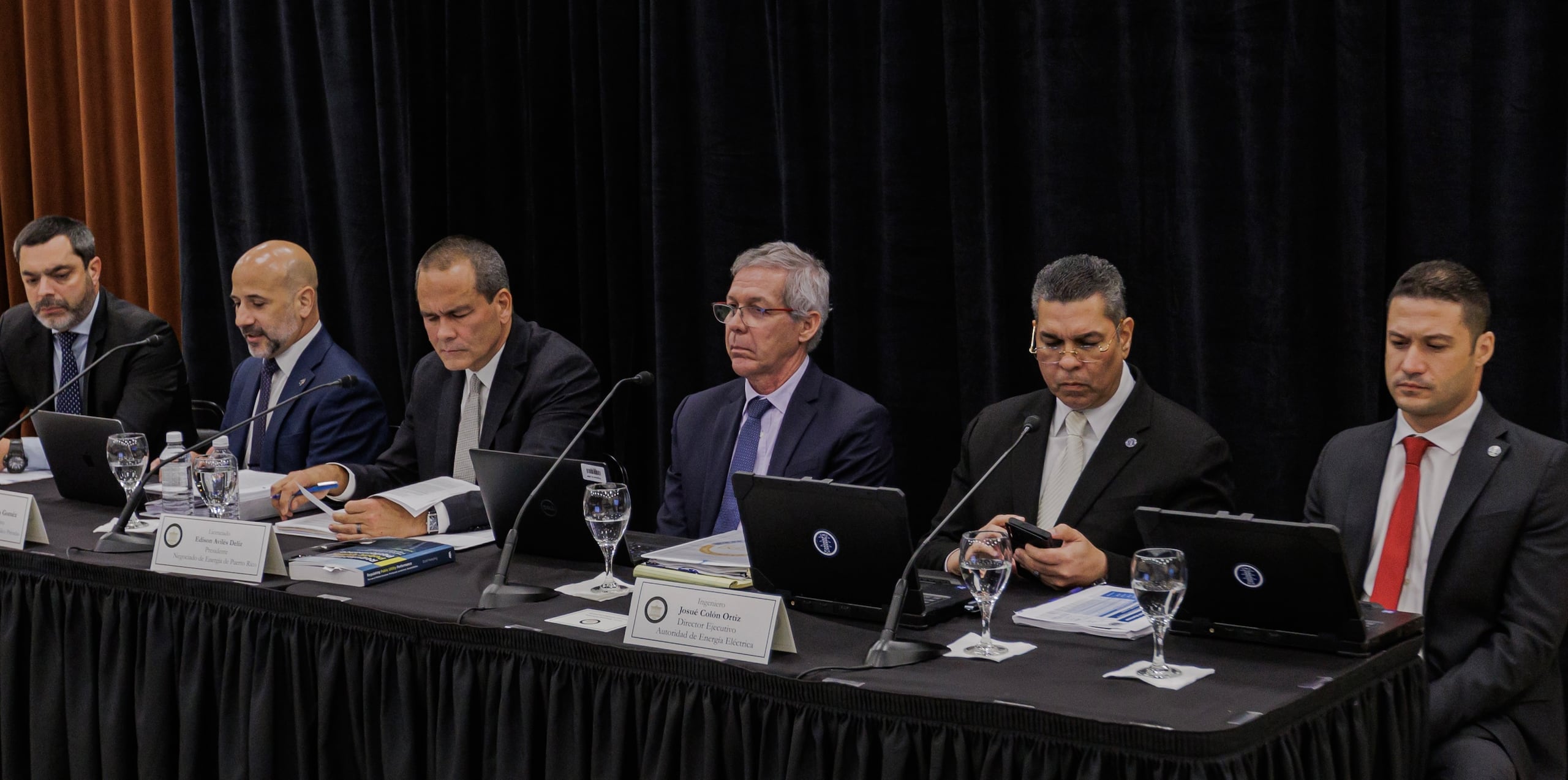 Fontánez defendió que era más conveniente para Puerto Rico empujar a LUMA a un mejor desempeño en lugar de cancelar el contrato, pues esa cancelación podría provocar la paralización de los trabajos de reconstrucción .