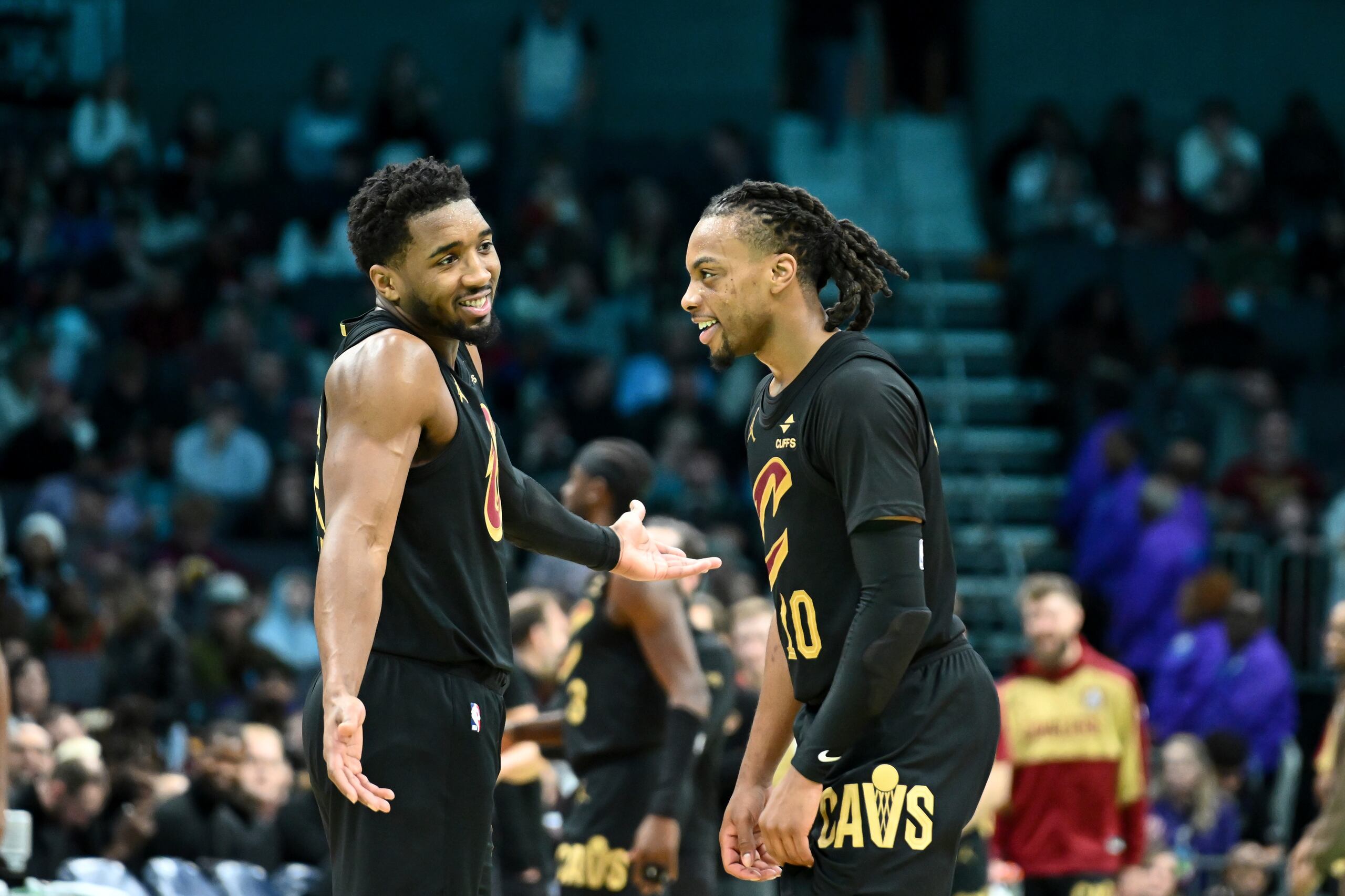 Donovan Mitchell y Darius Garland, de los Cavaliers de Cleveland.