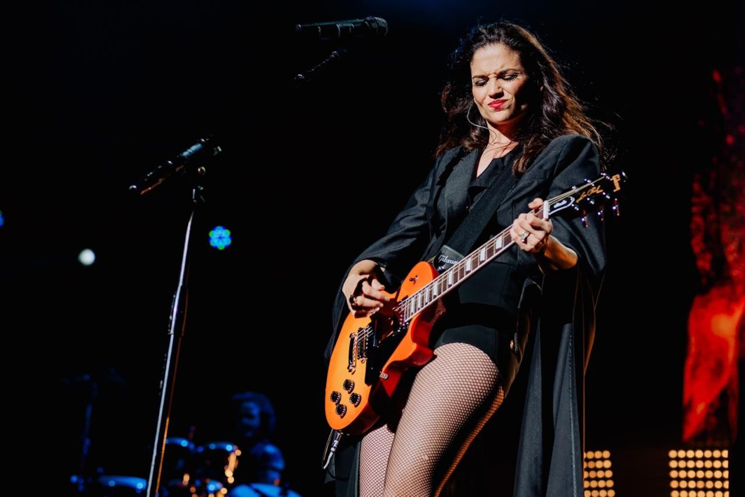 La cantante dijo que considera a la isla "un termómetro para lanzar música y ofrecer una gira".