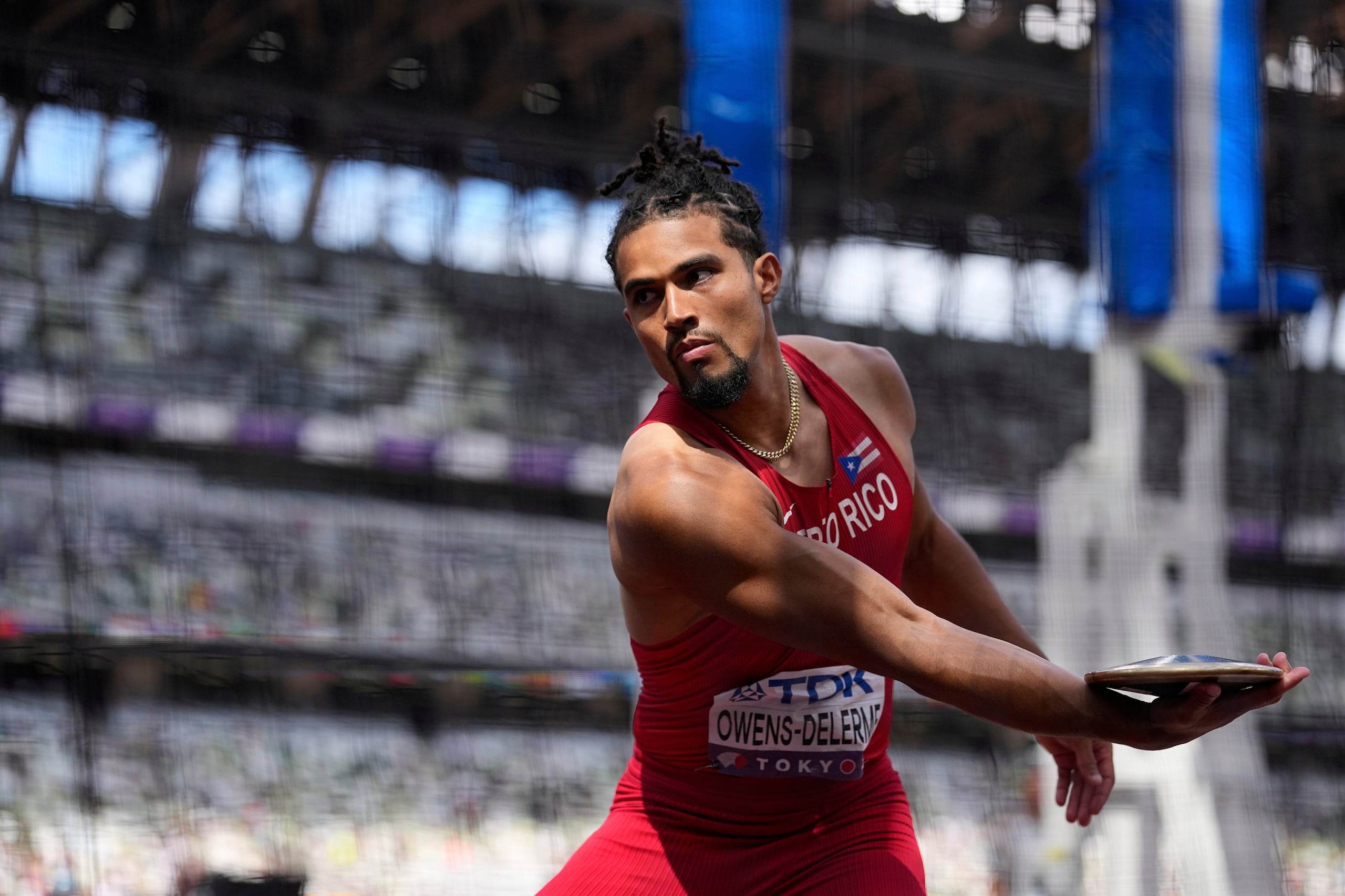 Ayden Owens Delerme durante el lanzamiento del disco en el Mundial de Atletismo de Tokio 2025.