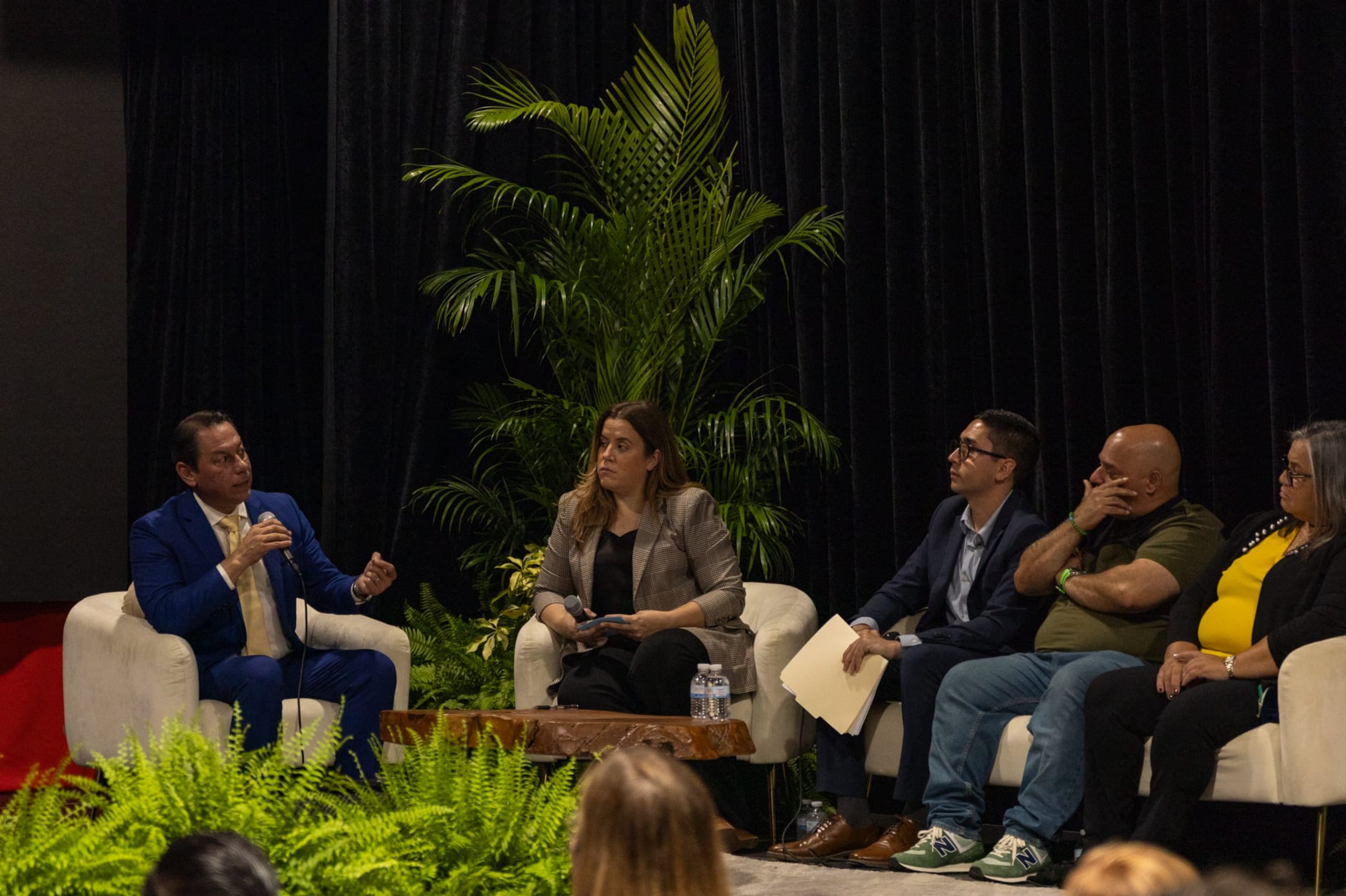 Juan Dalmau, afiliado al PIP, fue el único candidato a la gobernación en asistir al foro, moderado por los periodistas Leysa Caro y José Carlos Sánchez.