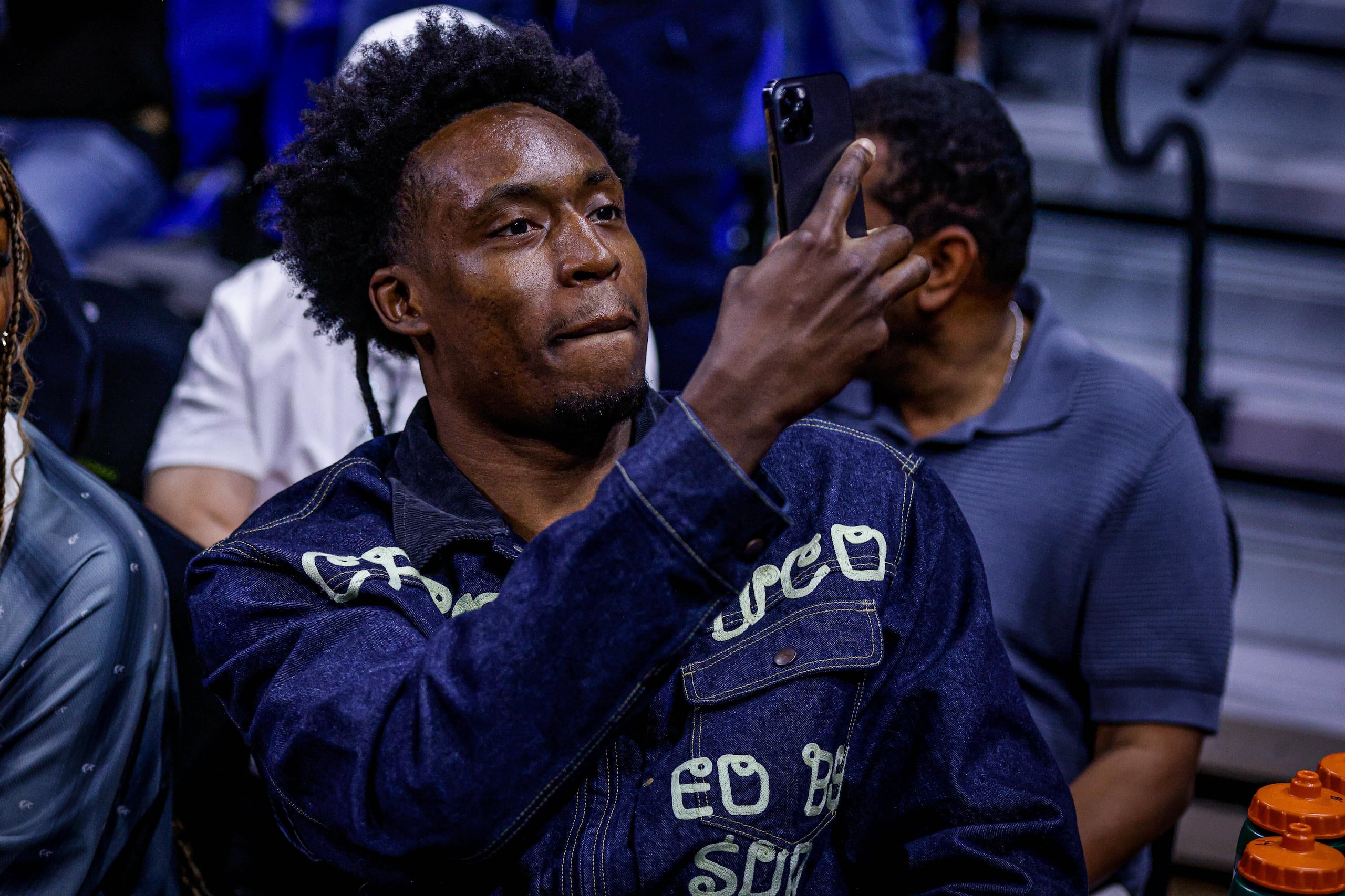 Collin Sexton, armador del Jazz de Utah, durante su visita al Coliseo Rubén Rodríguez en el juego entre los Vaqueros de Bayamón y los Cangrejeros de Santurce.