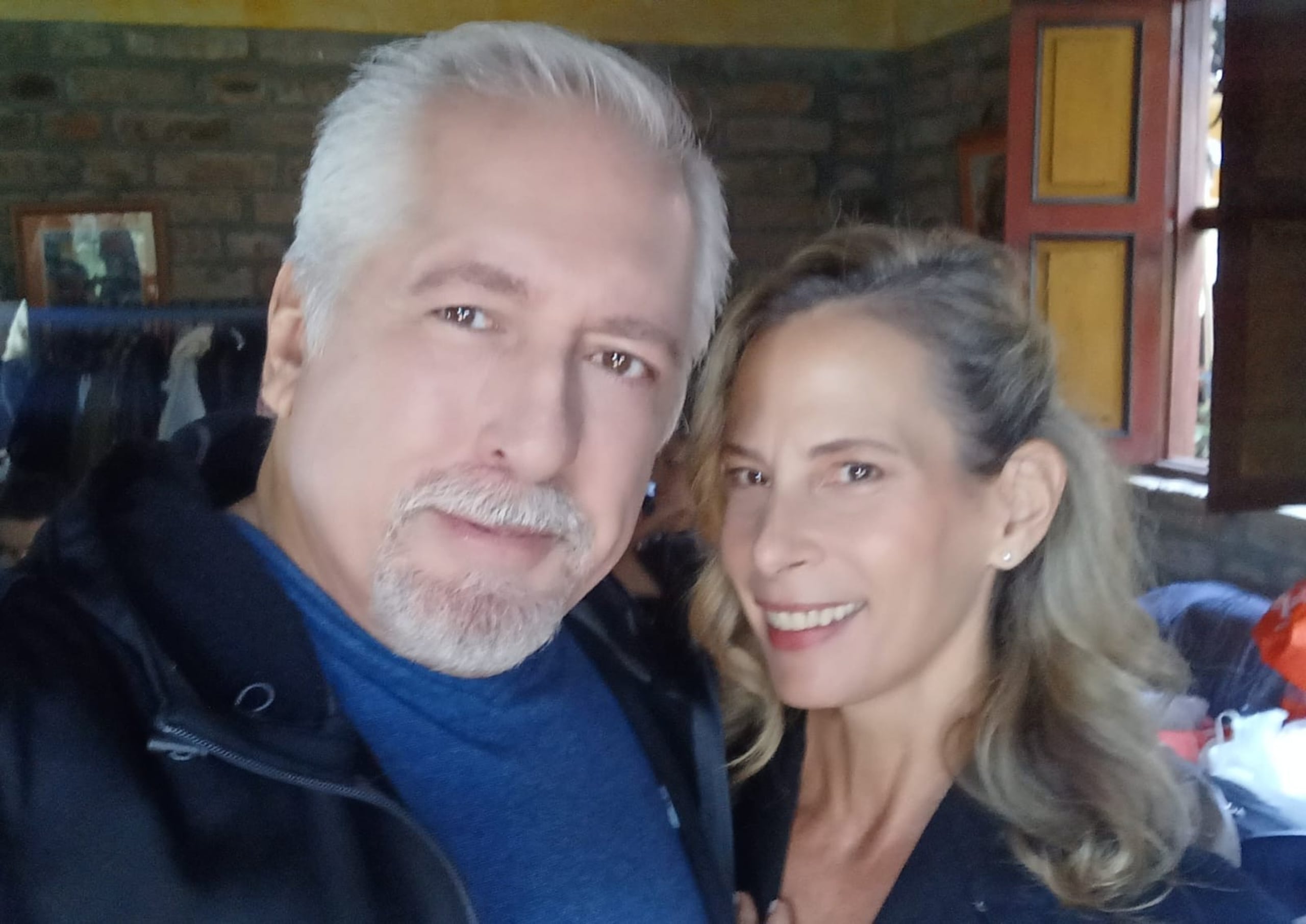 Roberto Escobar protagoniza “Descendentes” junto a la boricua Ana Soler.