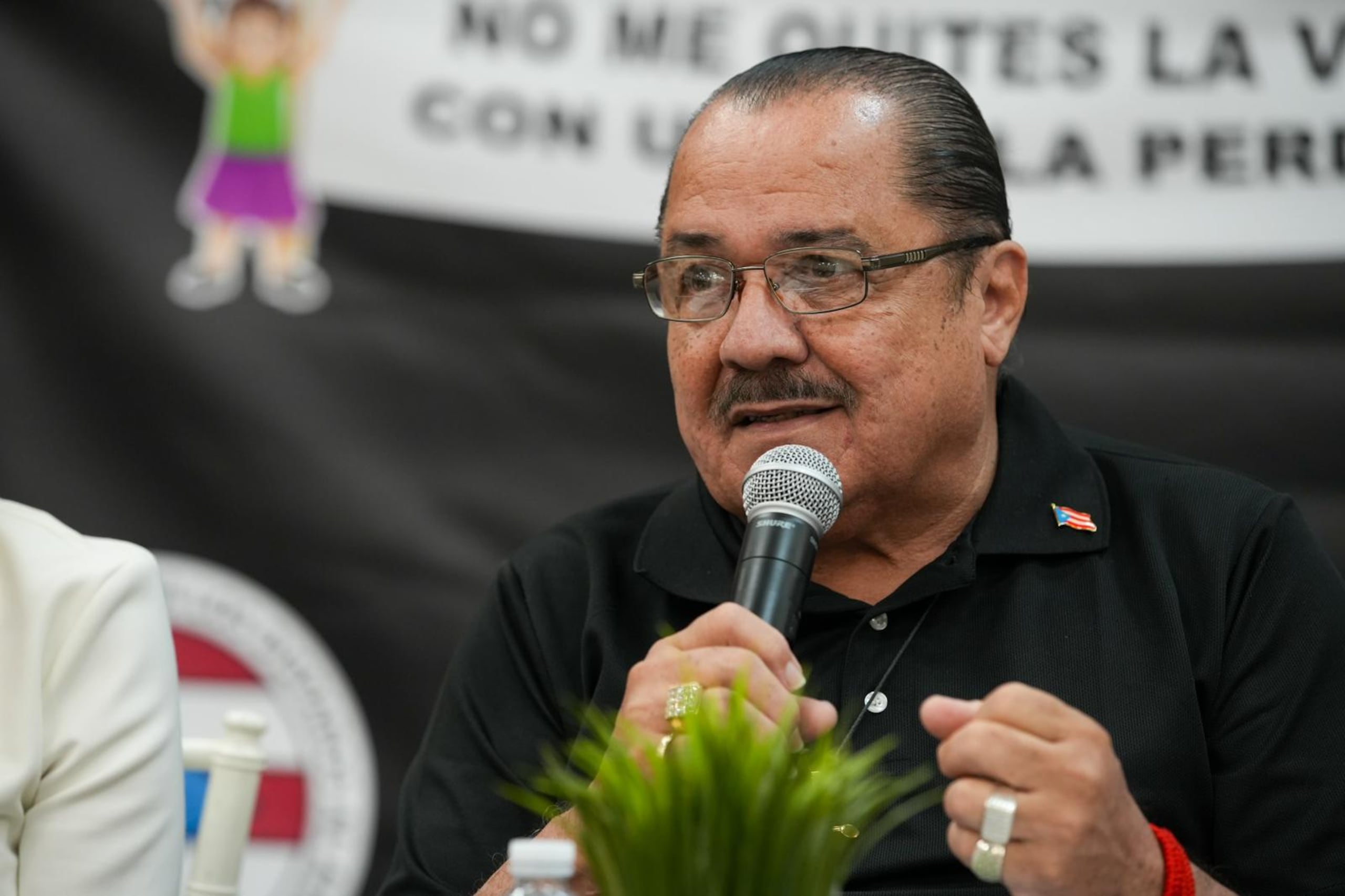 Roberto “Papo Christian” Santoni, líder comunitario del complejo de viviendas Manuel A. Pérez