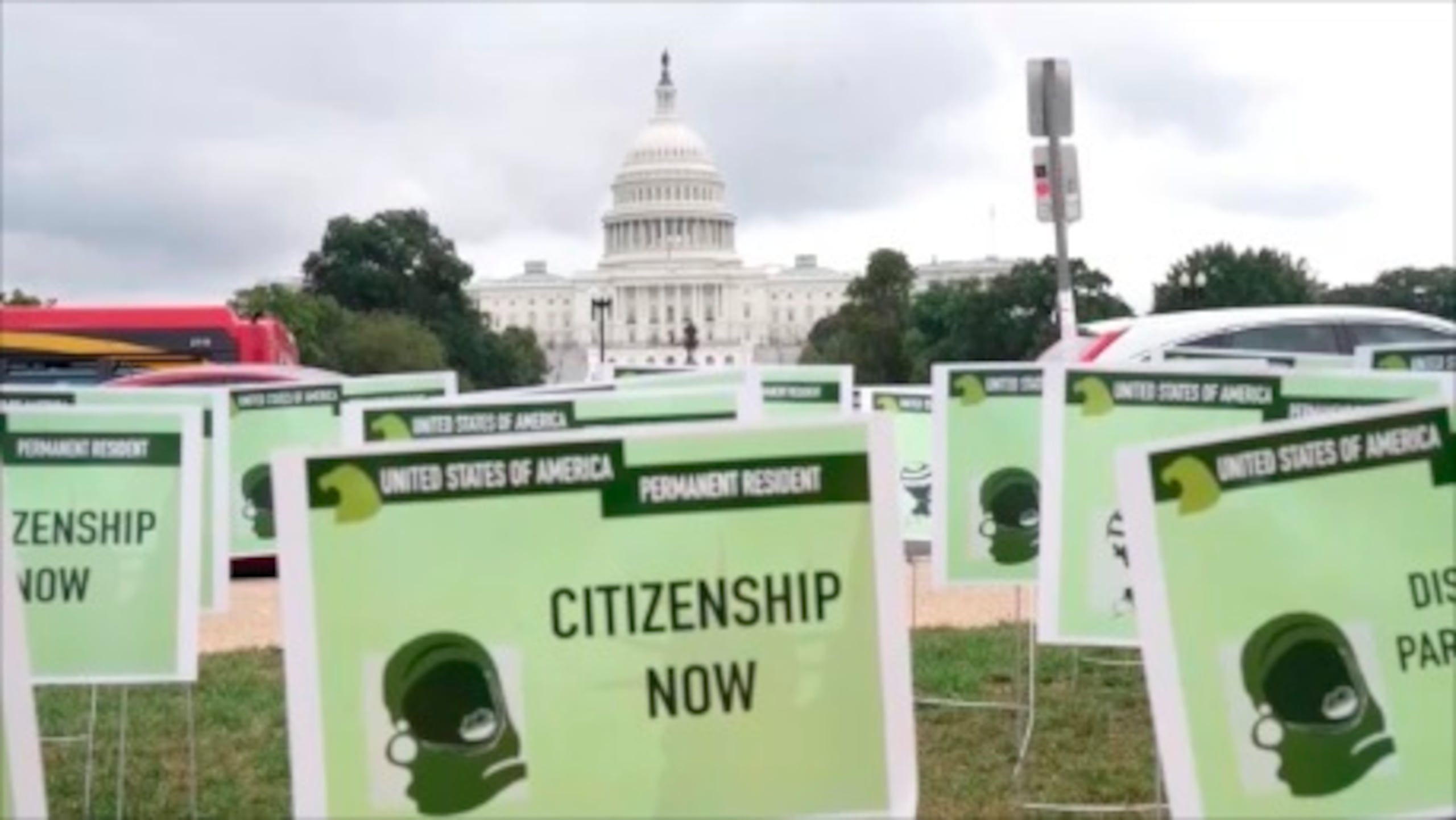 Quienes tengan la 'gold card, “podrán pagar 5 millones de dólares al gobierno de Estados Unidos para no pasar por el proceso de investigación" para obtener la residencia permanente.