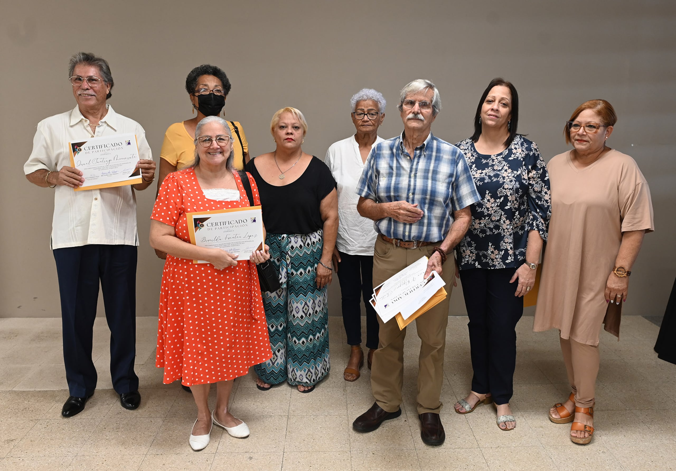 La primera Escuela Taller Municipal de Artesanía de Canóvanas ofrece talleres sobre mundillo, talla de santos, mosaicos, cigarros, cuero, jabones, repujado en metal, macramé, tejido y barro.
